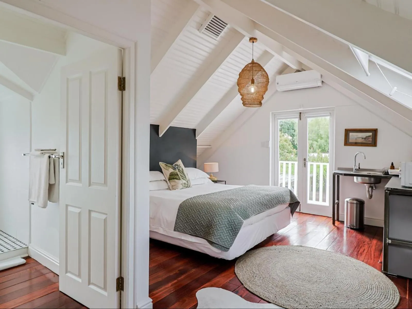 Photo of the whole room, Bed in The Barn On 62 - Cottages