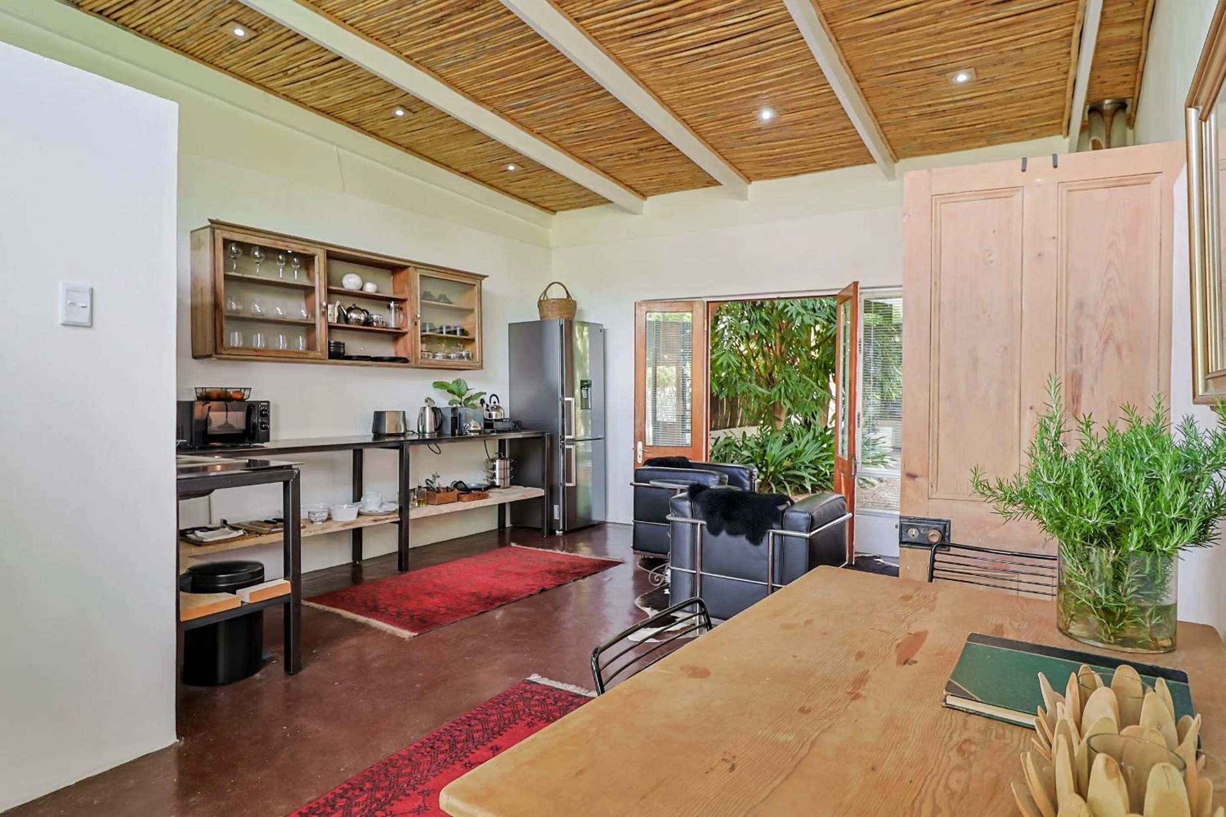 Kitchen or kitchenette in The Barn On 62 - Cottages