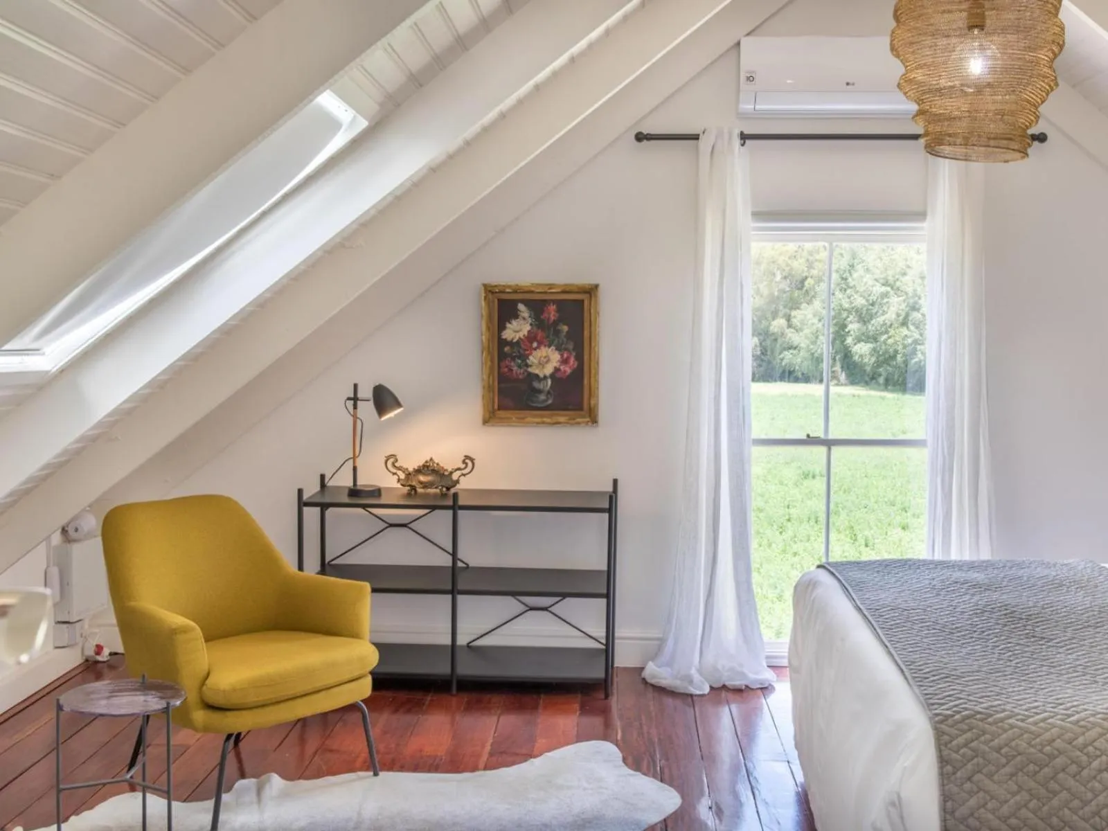 Seating area in The Barn On 62 - Cottages