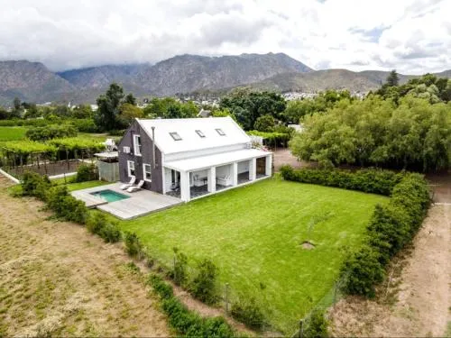 The Barn On 62 - Cottages