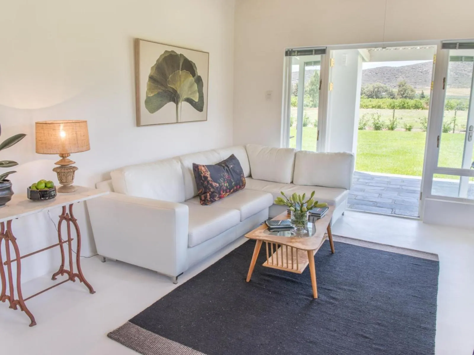 Seating area in The Barn On 62 - Cottages