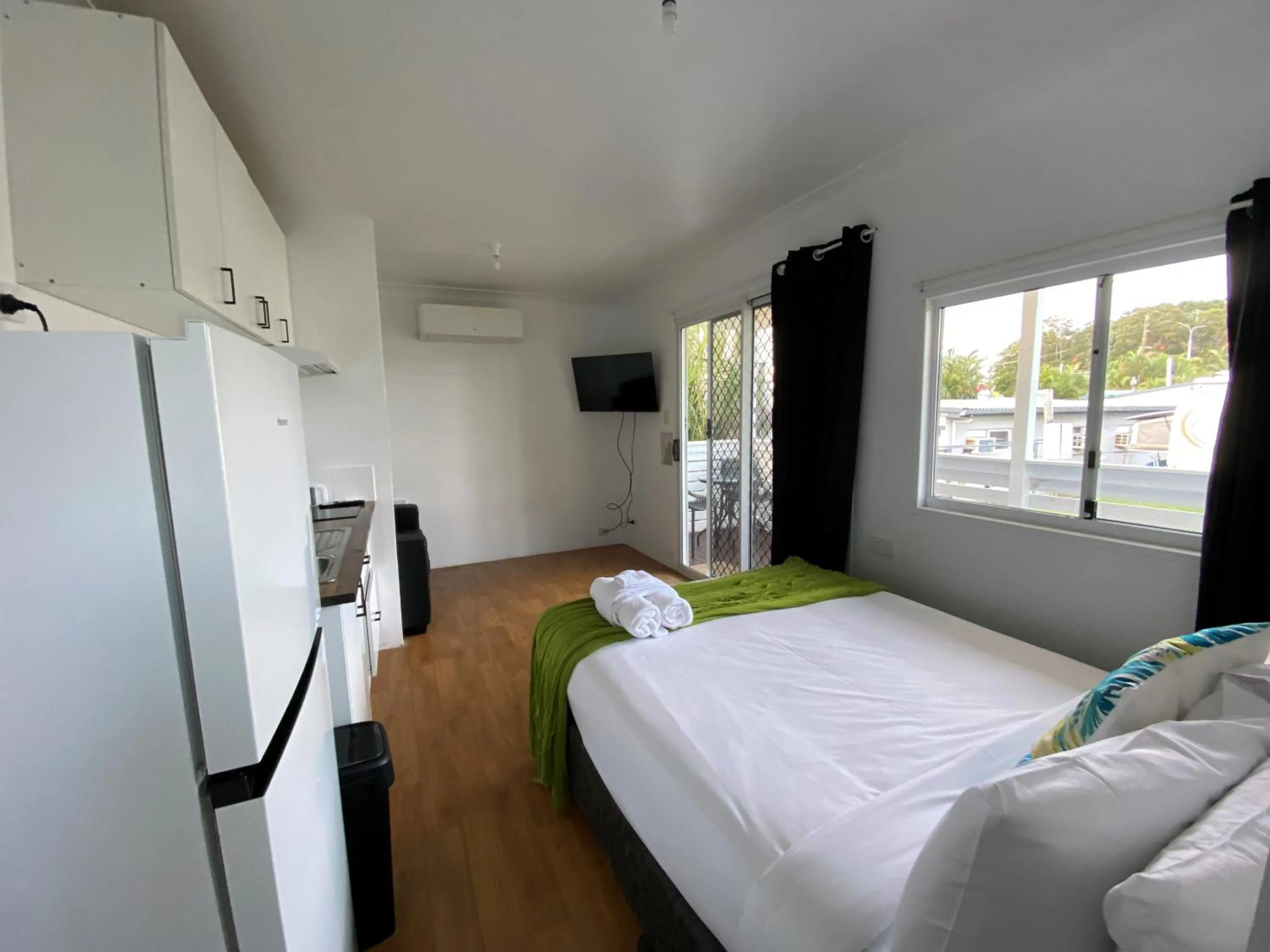 Bed in Nobby Beach Holiday Village