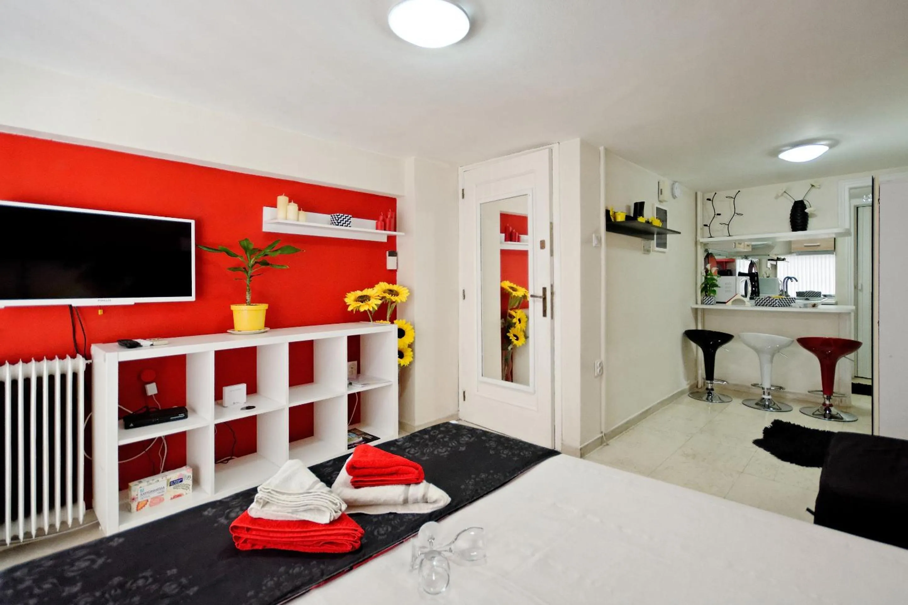 Bedroom, Bed in Santorini Style in Athens, Greece