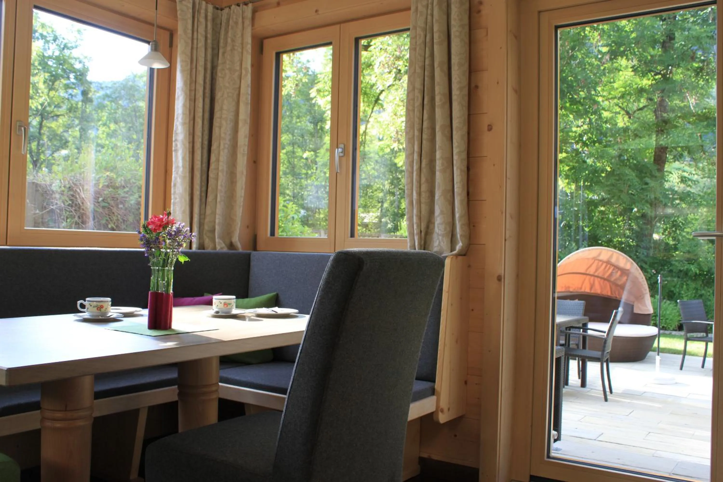 Restaurant/places to eat in Haus Alexander