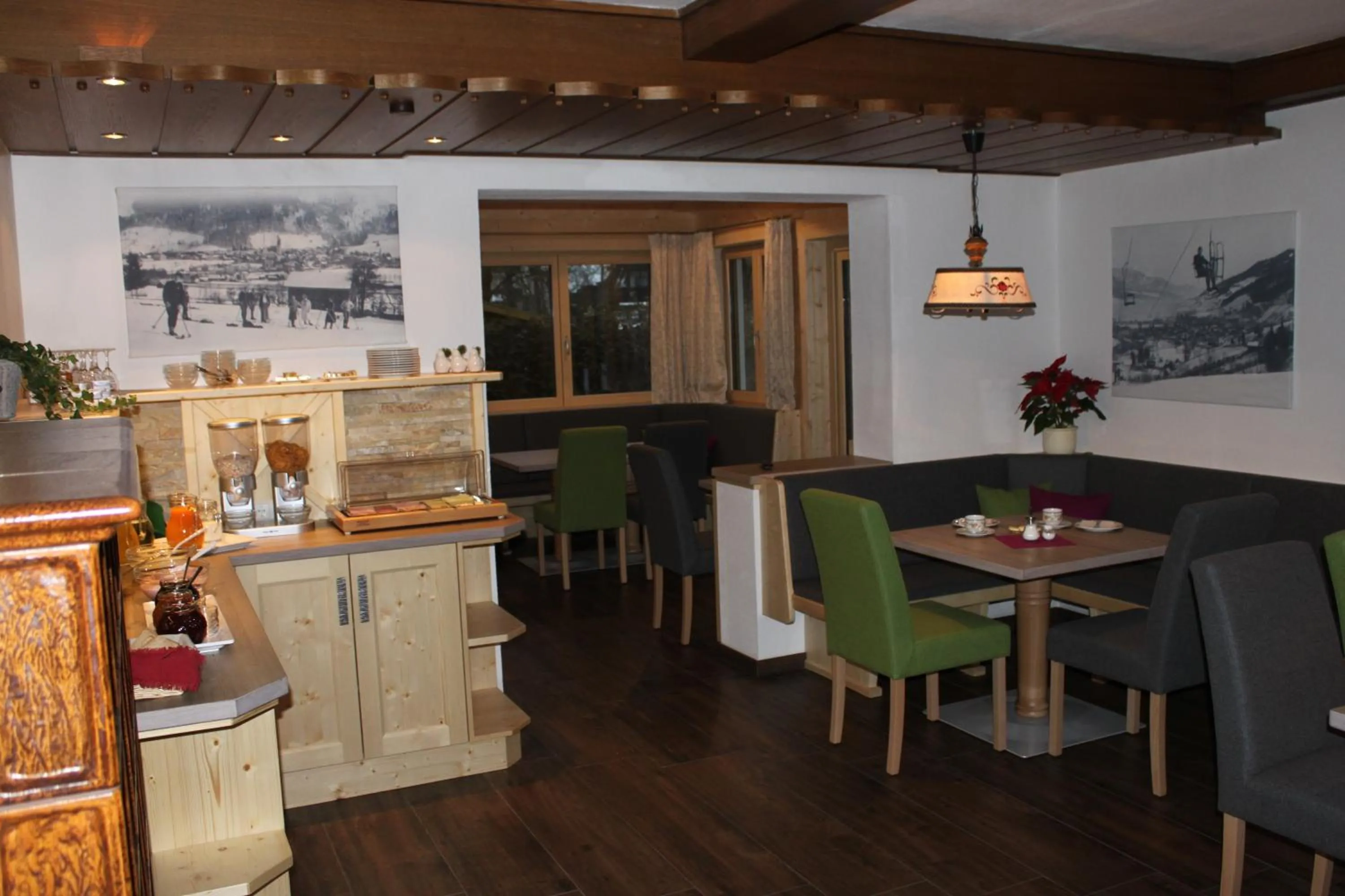 Restaurant/places to eat in Haus Alexander