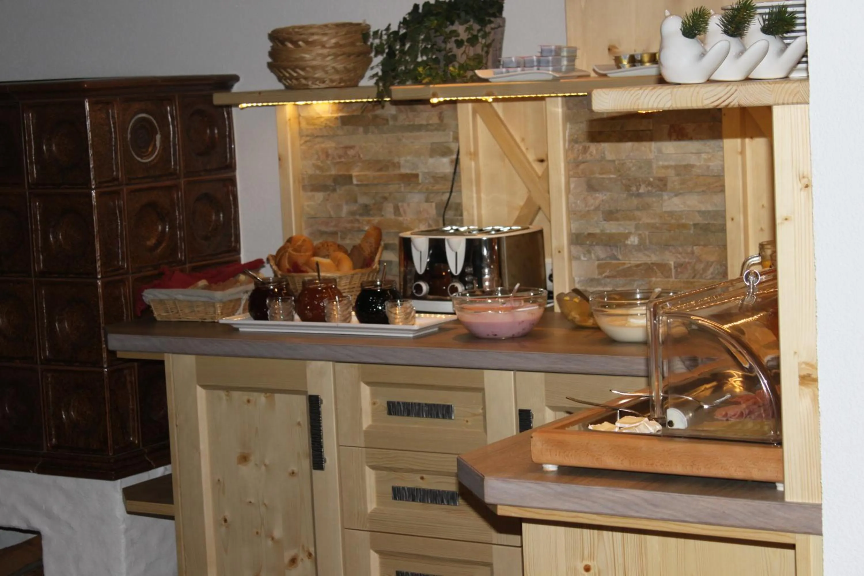 Restaurant/places to eat in Haus Alexander