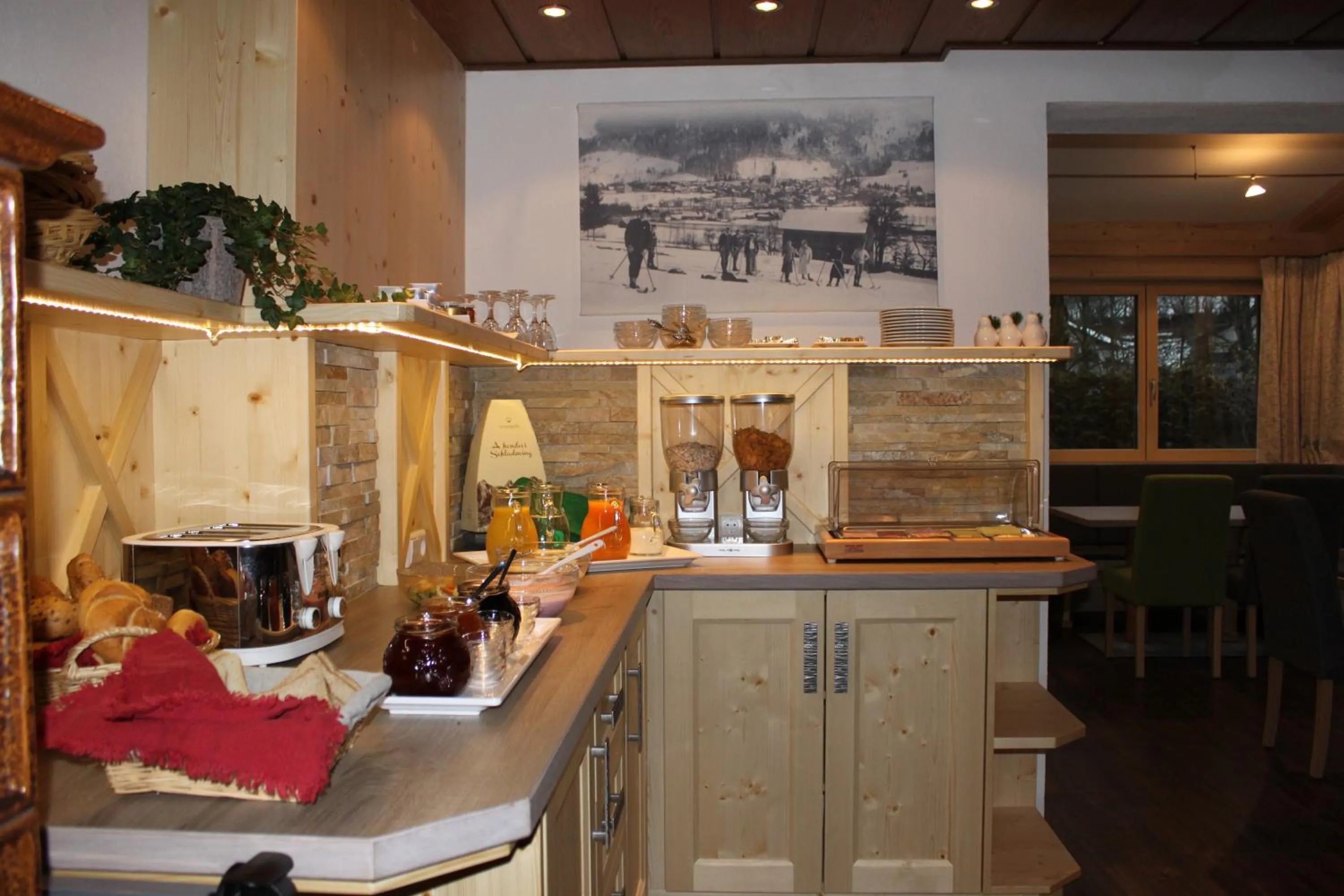 Restaurant/places to eat in Haus Alexander