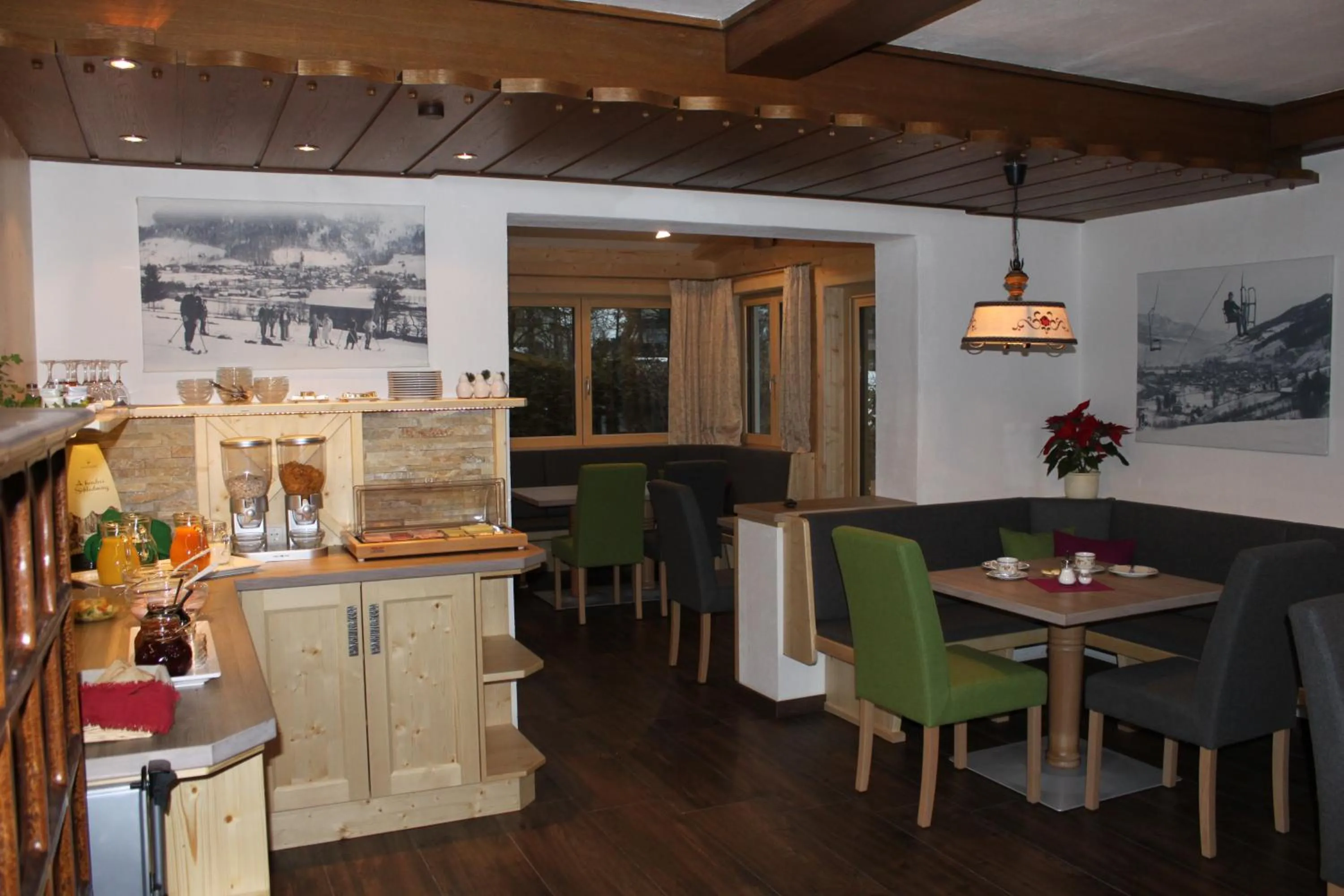 Restaurant/places to eat in Haus Alexander