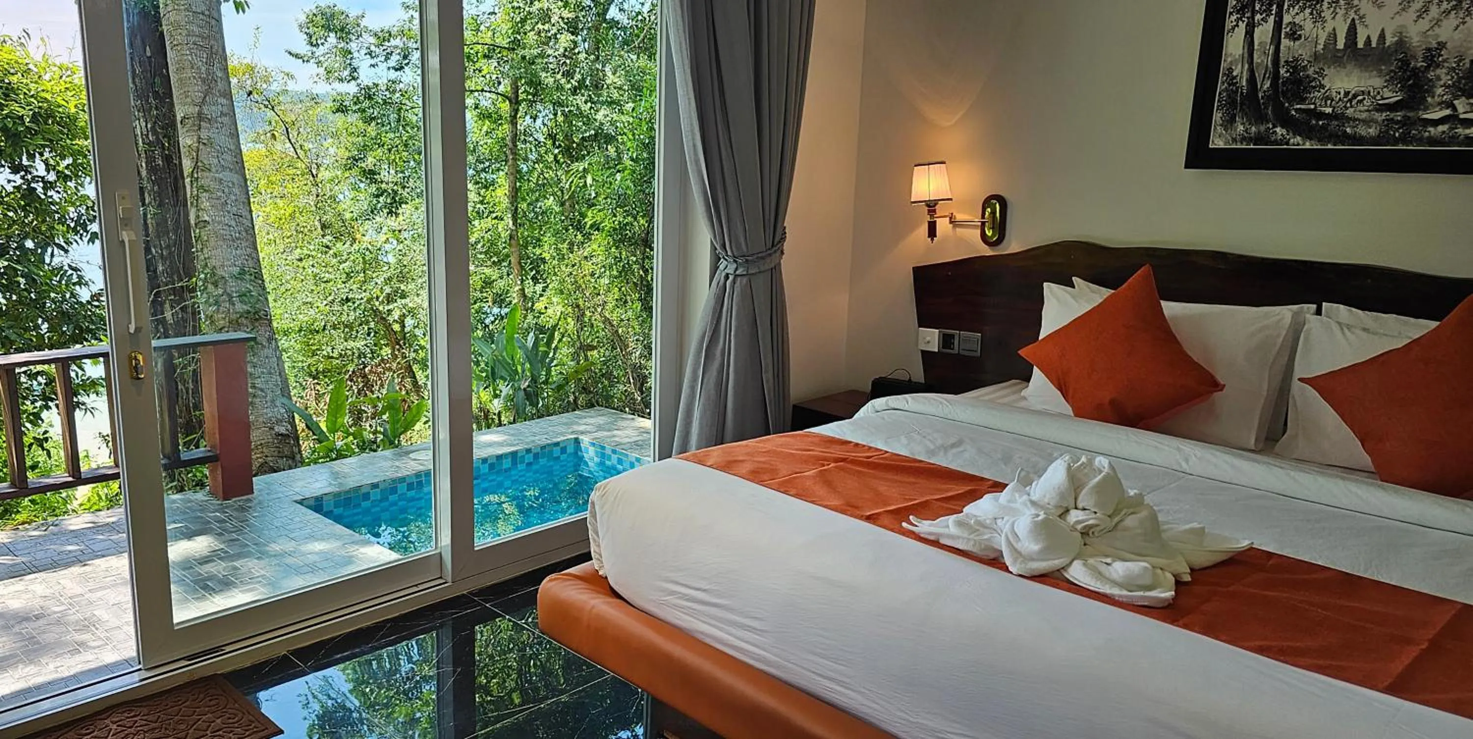 Bed in Pearl Beach Resort & Spa