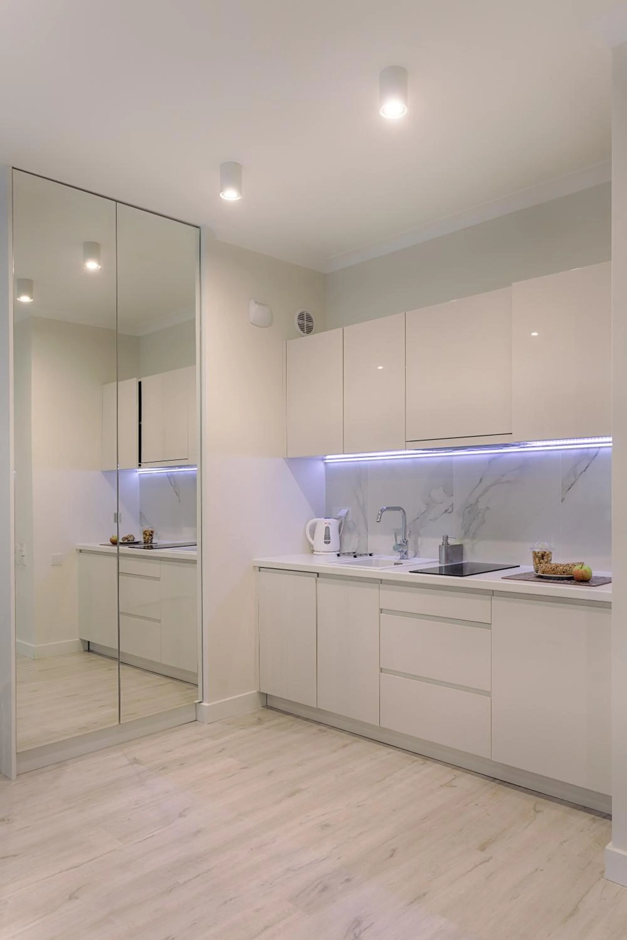 Kitchen or kitchenette in Mennica Central Apartments