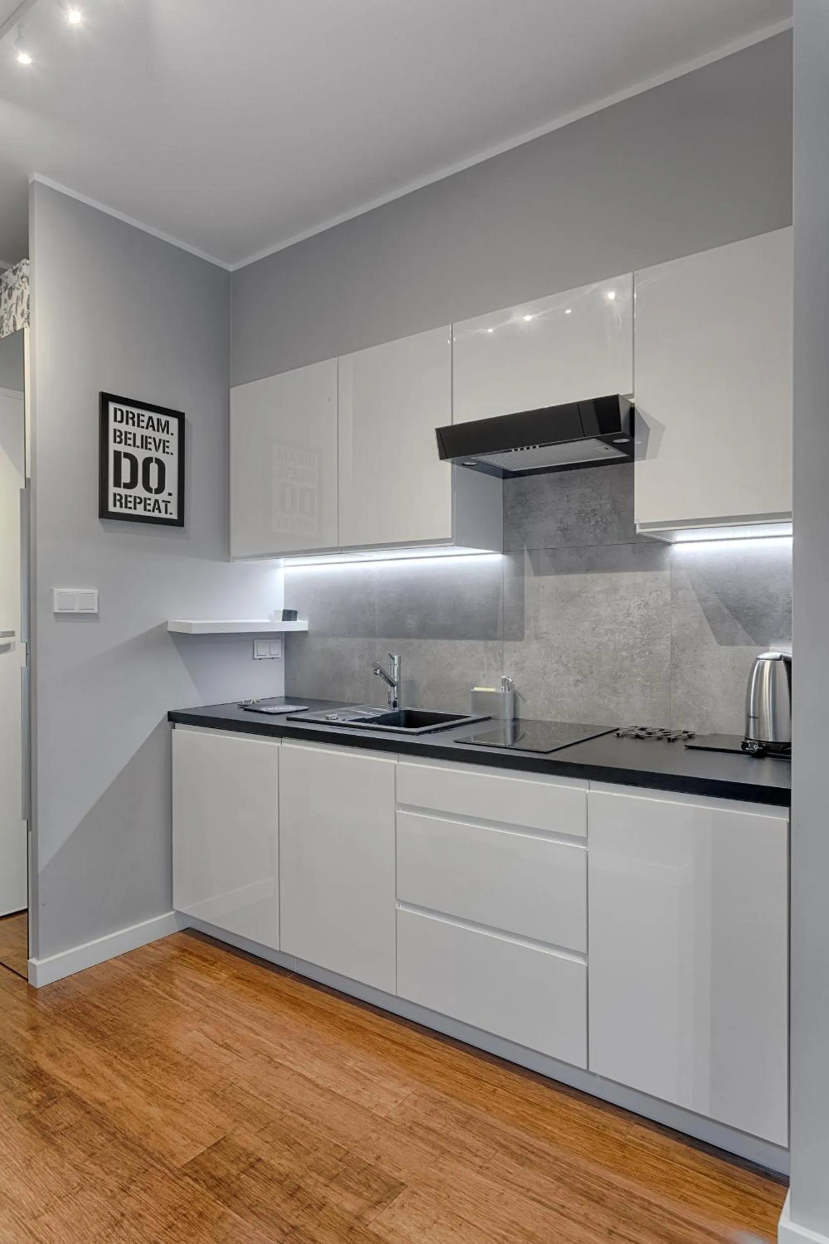 Kitchen or kitchenette in Mennica Central Apartments