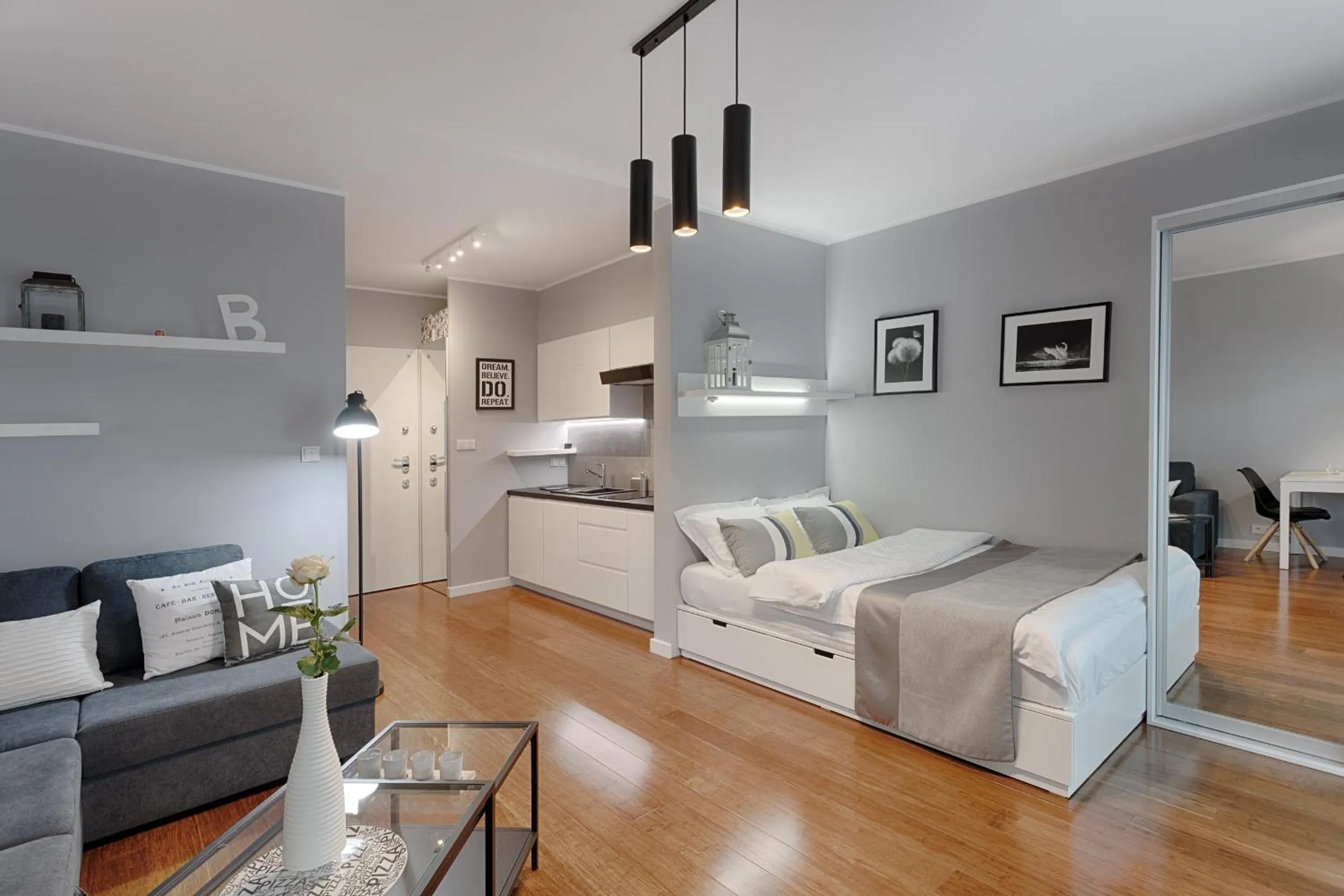 Photo of the whole room, Bed in Mennica Central Apartments