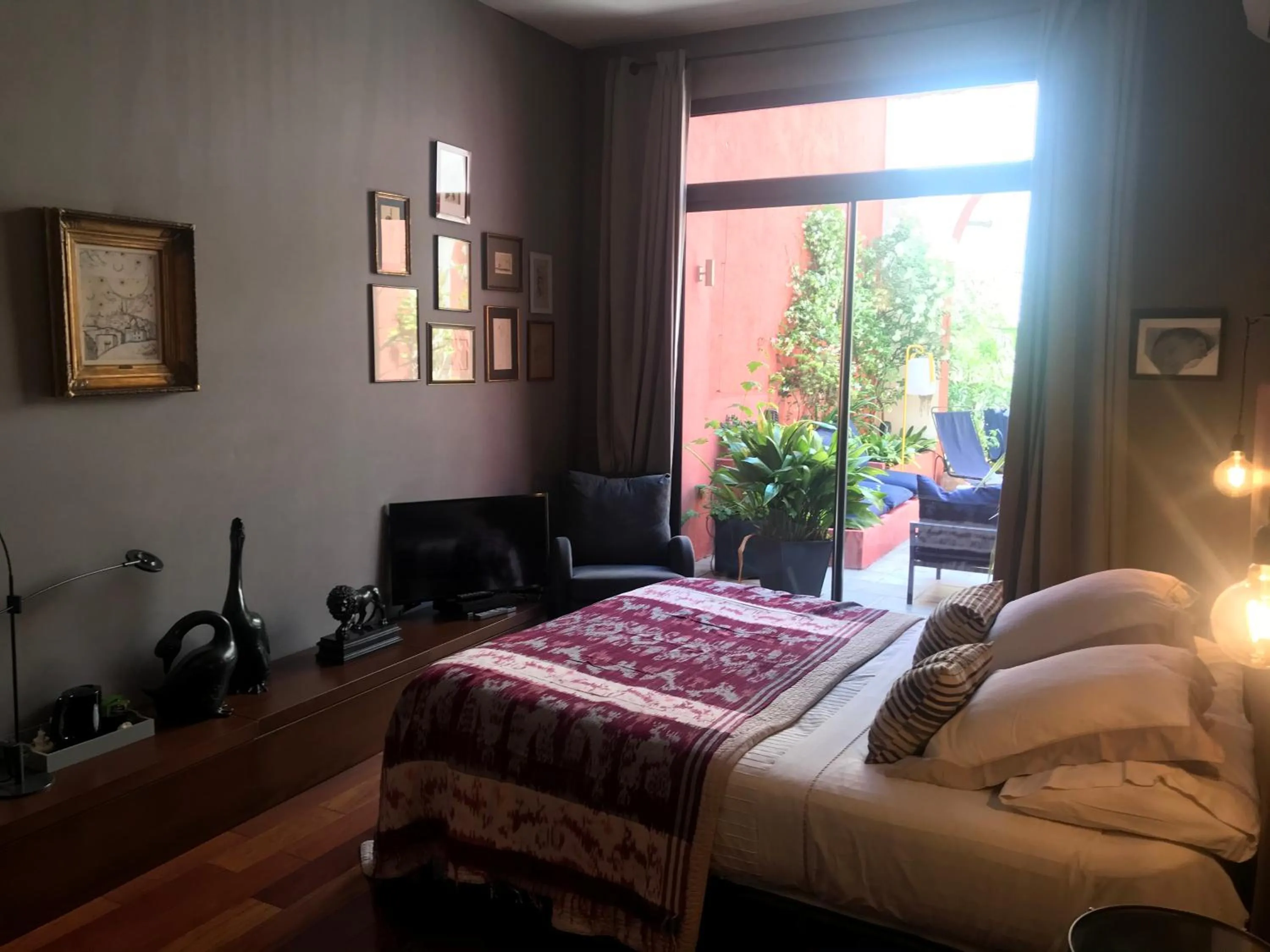 Bed in Les Chambres de l'Abbaye