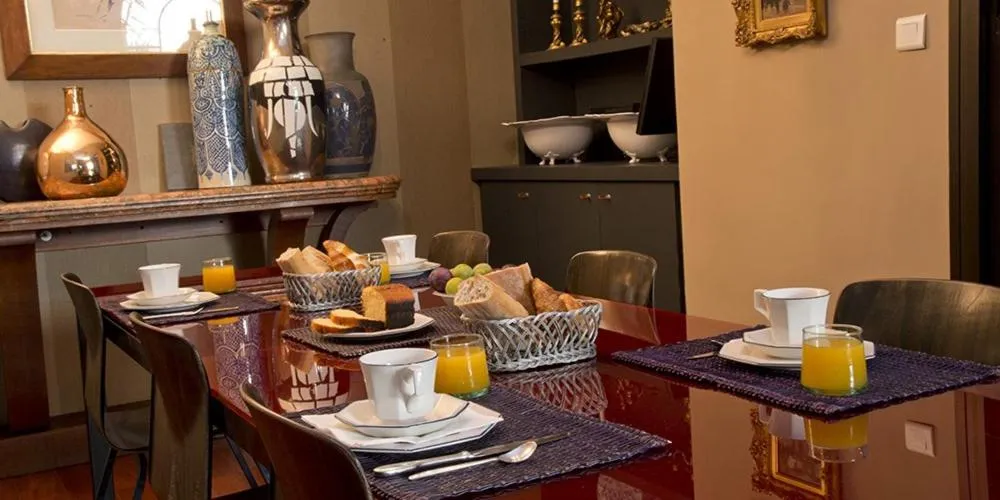Continental breakfast in Les Chambres de l'Abbaye