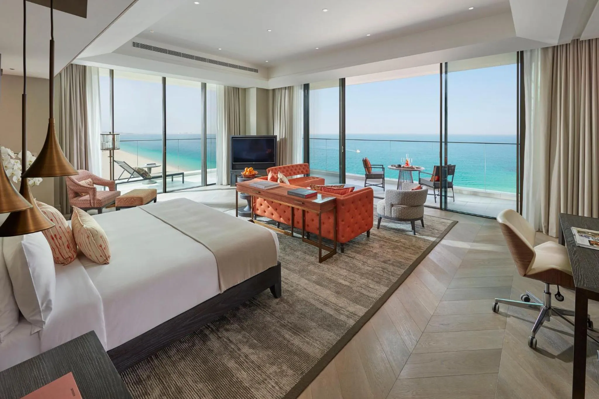 Photo of the whole room, Bed in Mandarin Oriental Jumeira, Dubai