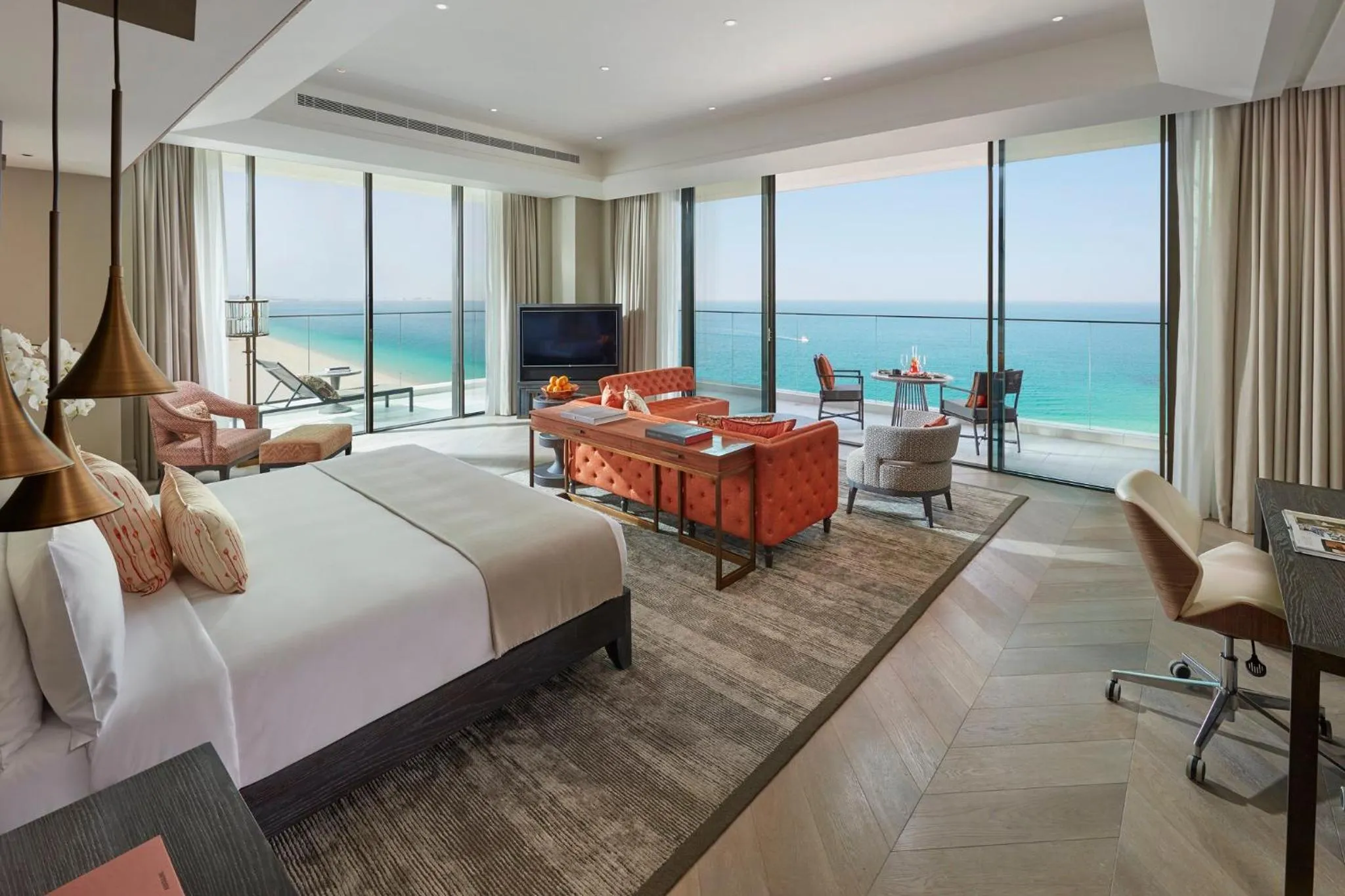 Photo of the whole room, Bed in Mandarin Oriental Jumeira, Dubai