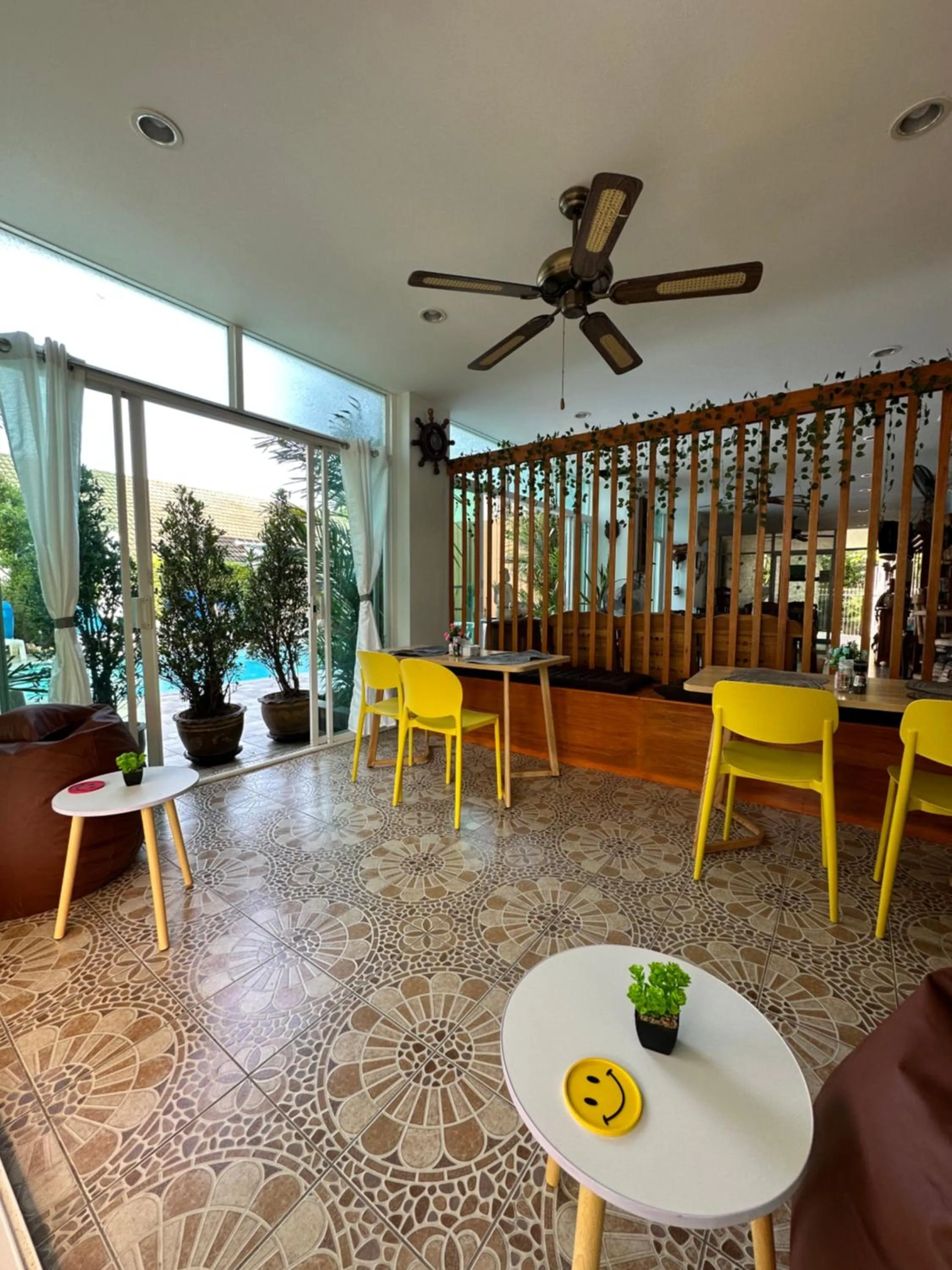 Baan Rosa Bangtao Beach