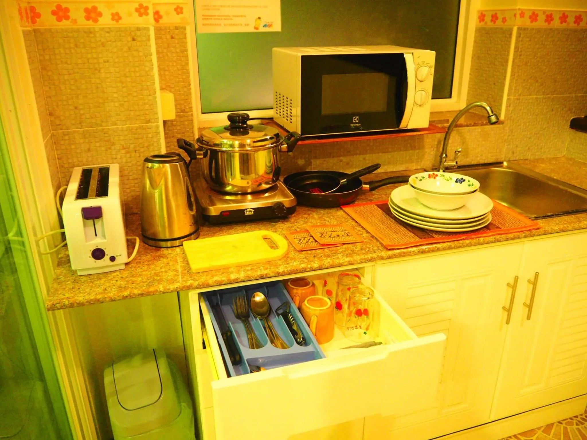 Coffee/tea facilities in Baan Rosa Bangtao Beach