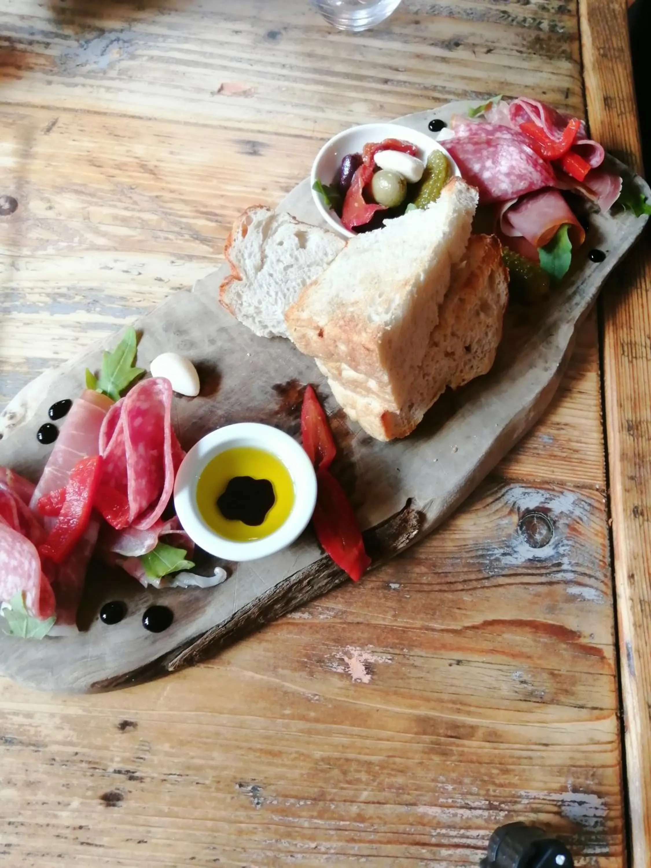 Restaurant/places to eat in The White Swan Hotel Bar & Restaurant