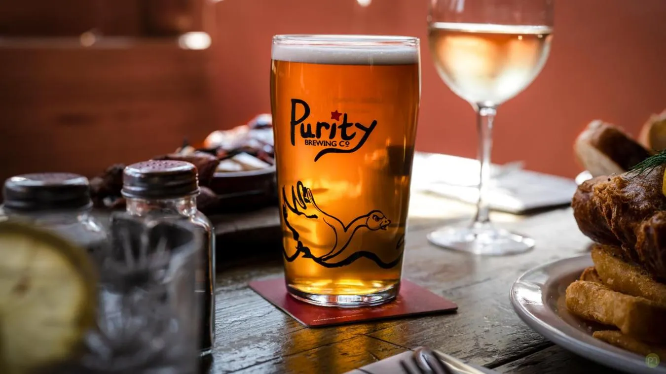 Food and drinks in The White Swan Hotel Bar & Restaurant