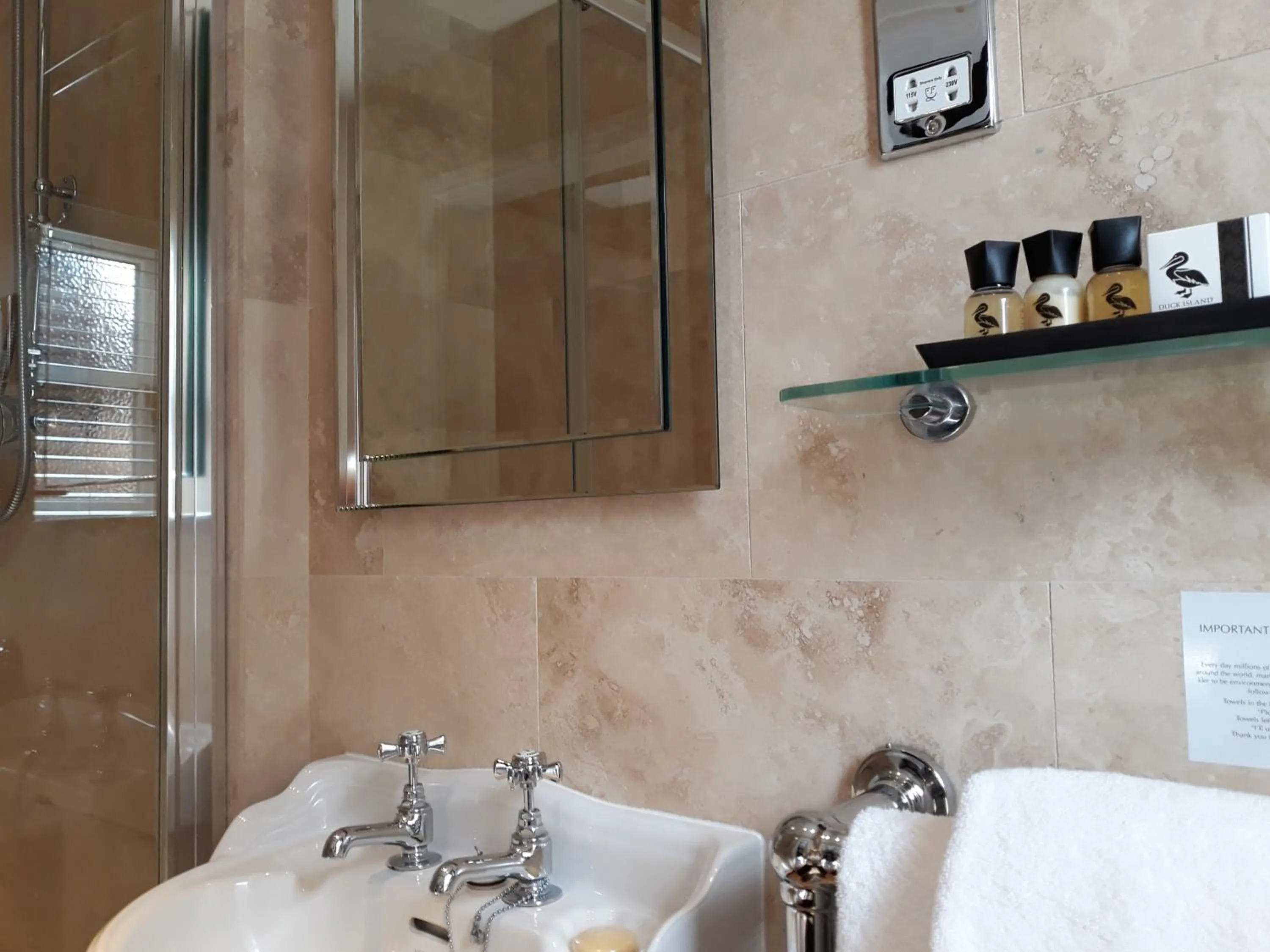 Bathroom in The White Swan Hotel Bar & Restaurant