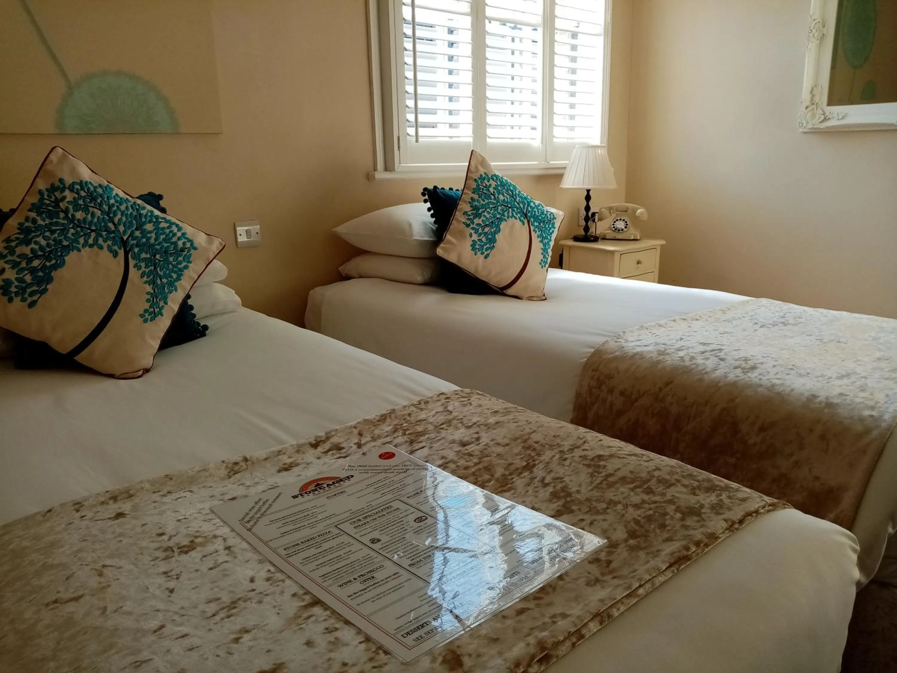 Bed in The White Swan Hotel Bar & Restaurant