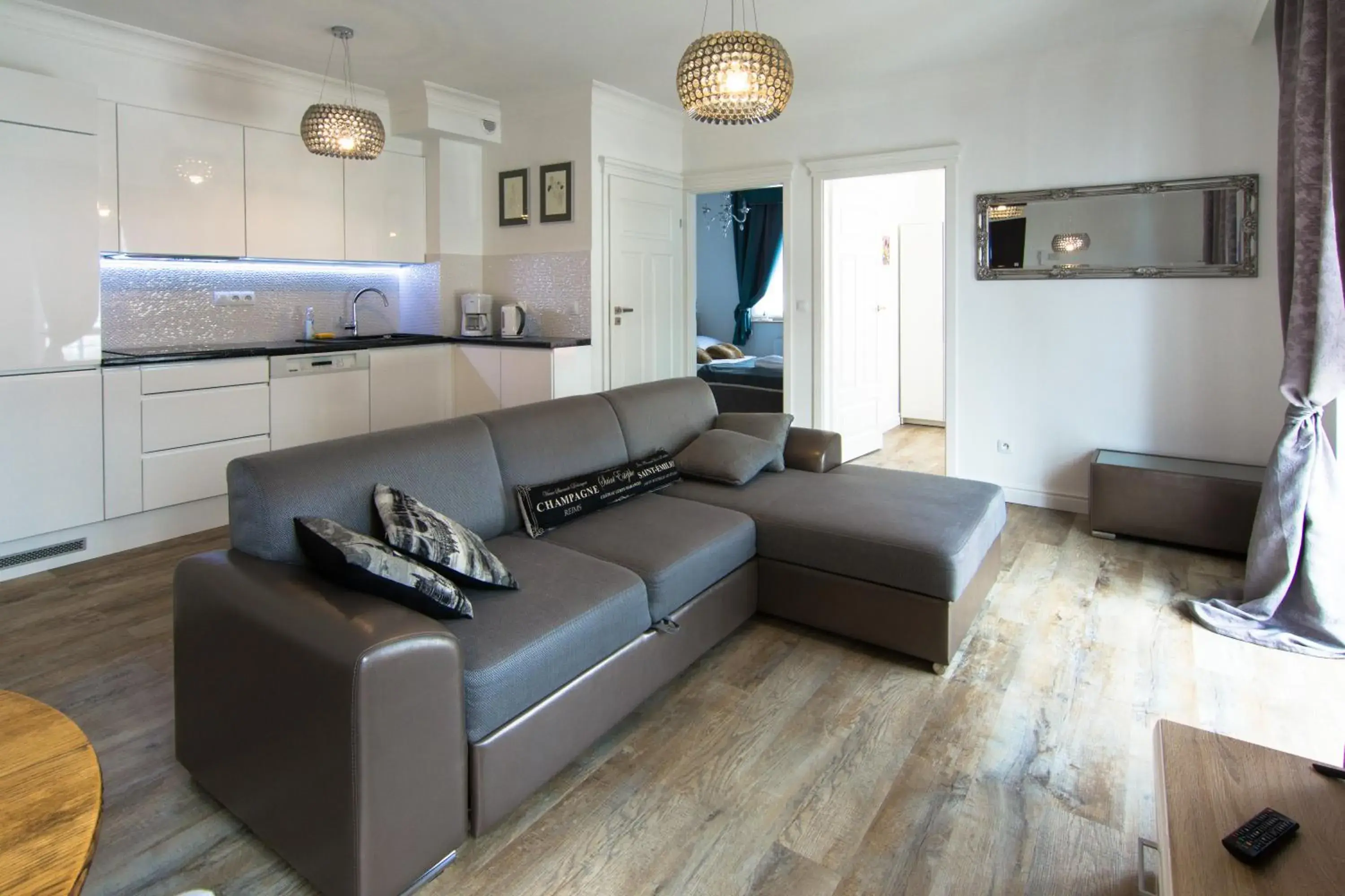 Two-Bedroom Apartment (Luksusowy) in Apartamenty Izerskie - ul. Cicha 13D-E Two-Bedroom Apartment (Luksusowy) in Apartamenty Izerskie - ul. Cicha 13D-E