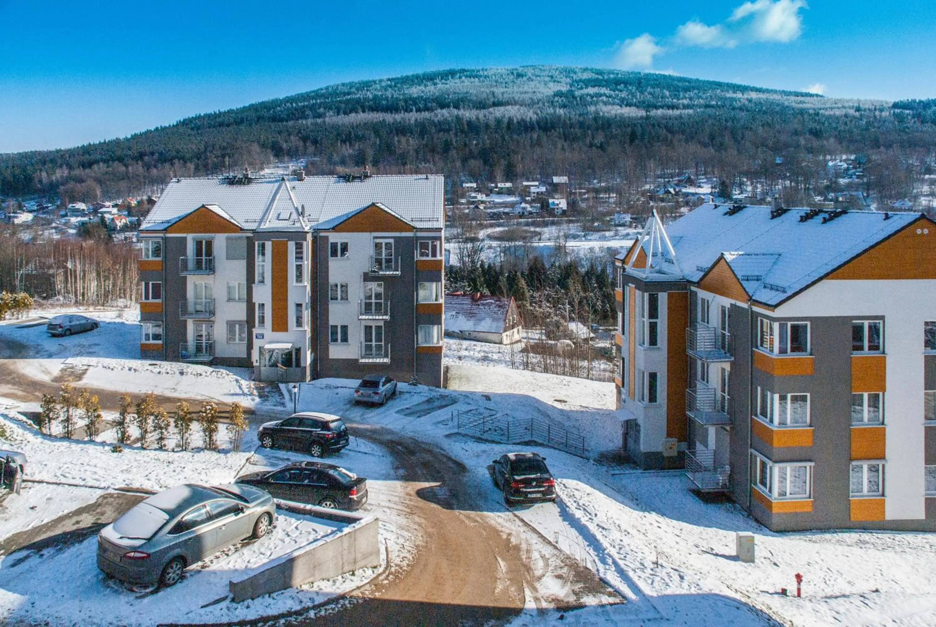 Property building in Apartamenty Izerskie - ul. Cicha 13D-E