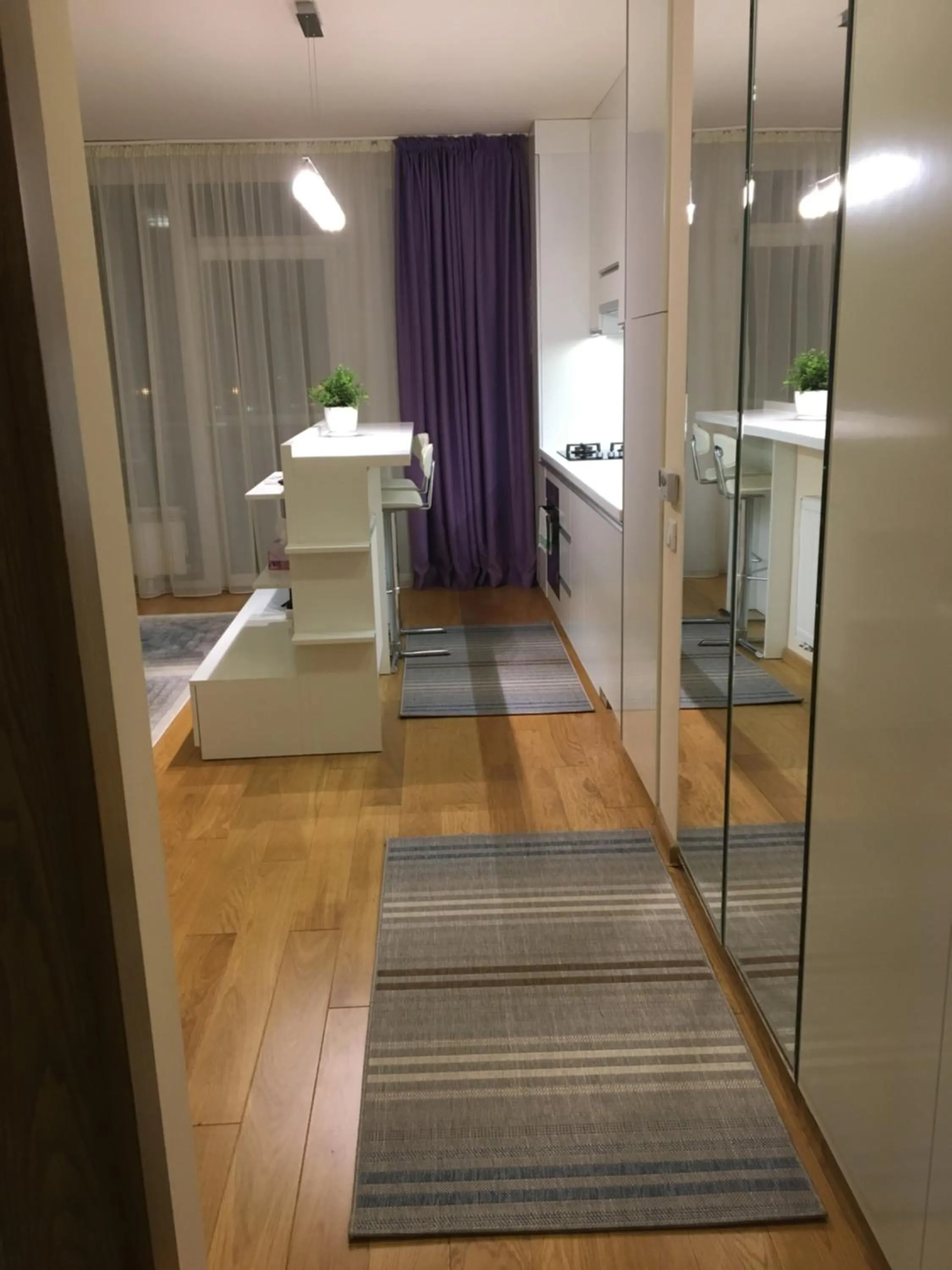 Photo of the whole room in Top Level Residence