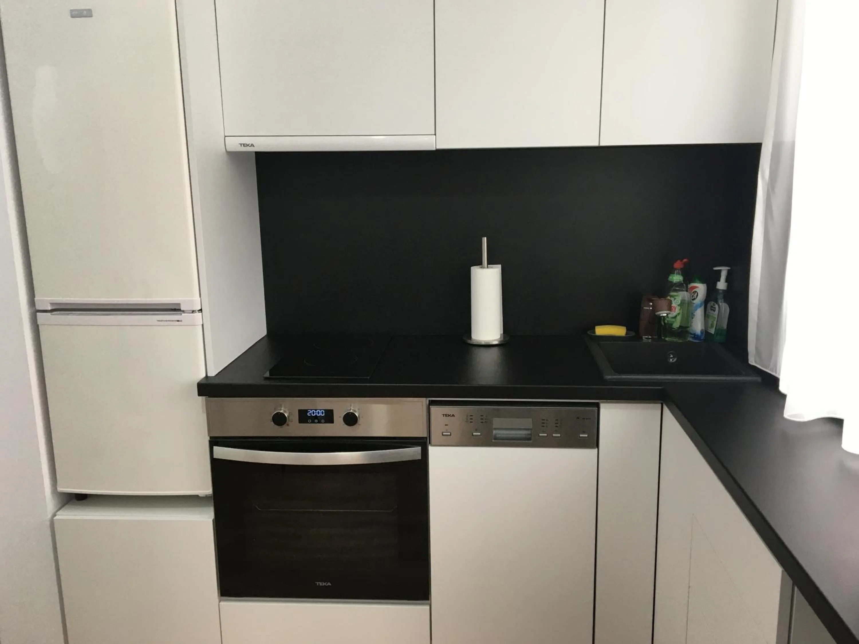 Kitchen or kitchenette in Top Level Residence