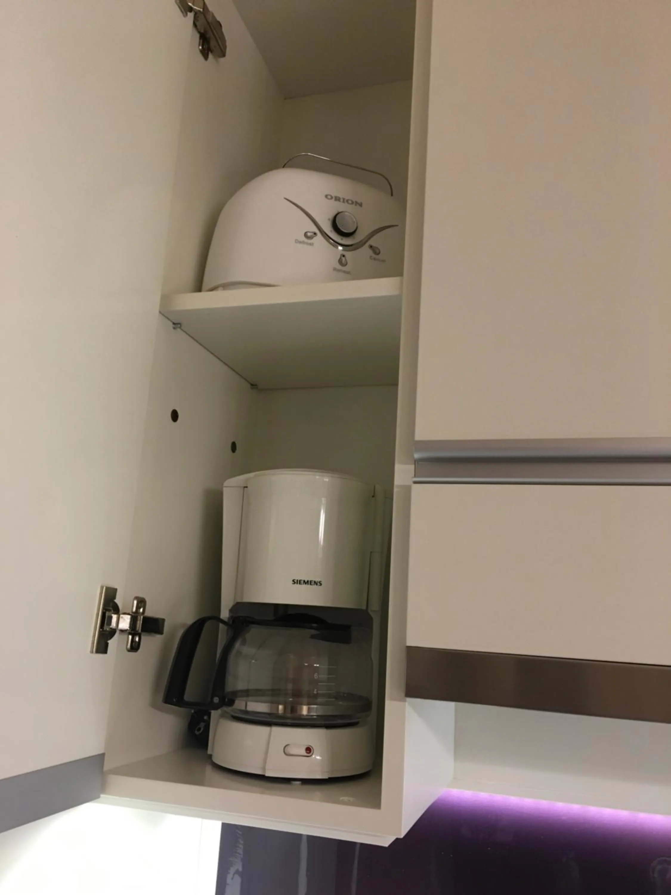 Coffee/tea facilities in Top Level Residence