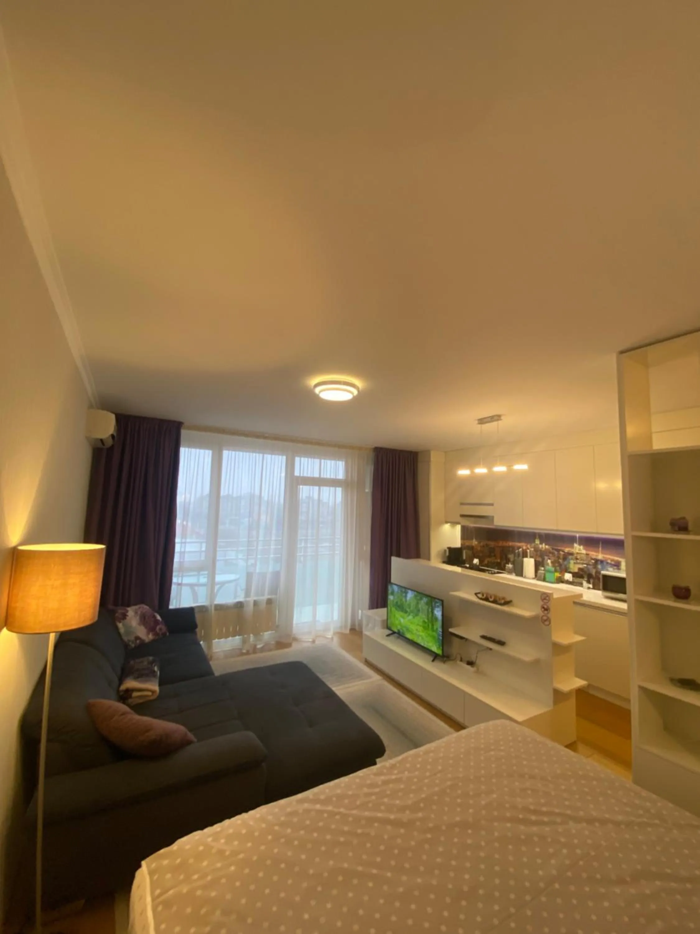 Seating area, Bed in Top Level Residence