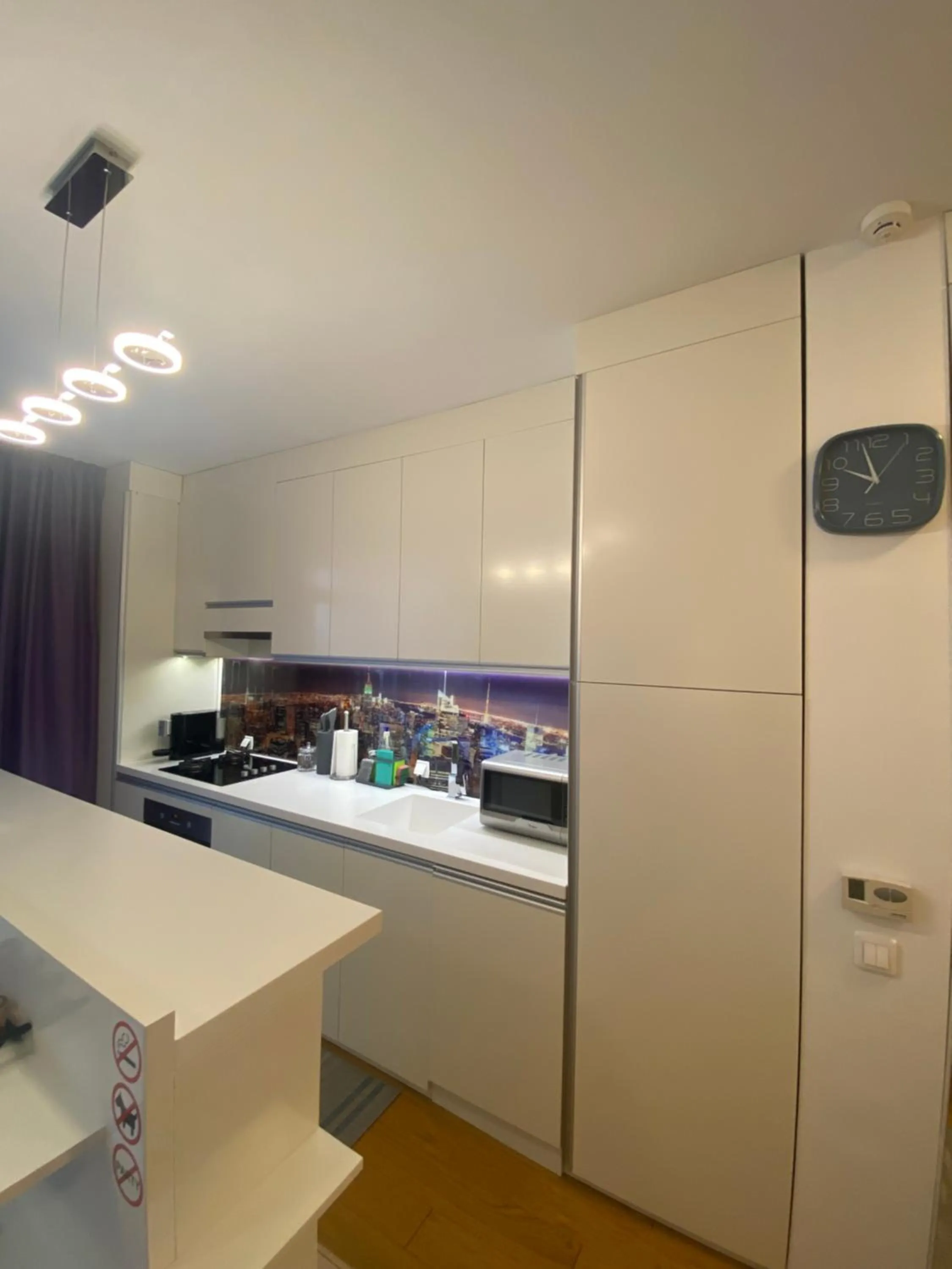 Kitchen or kitchenette in Top Level Residence