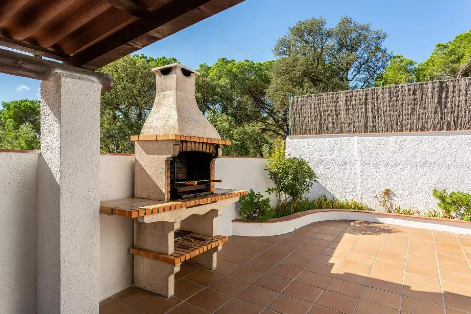 BBQ facilities in Sea près des Golfs