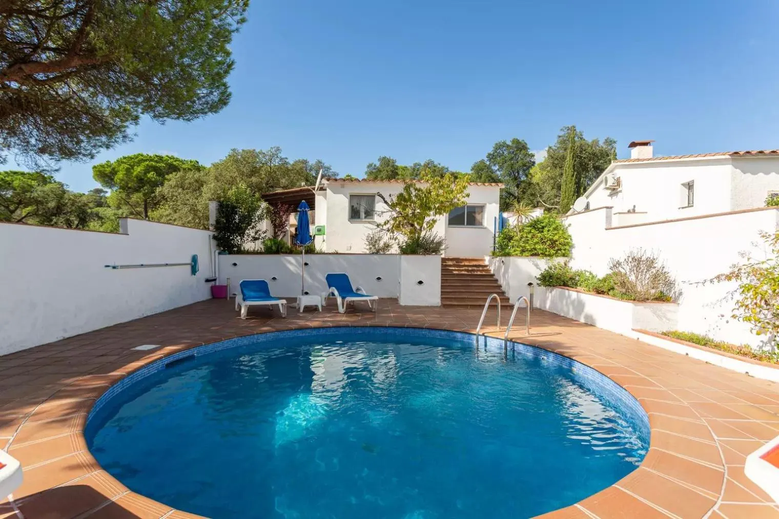 Swimming pool in Sea près des Golfs