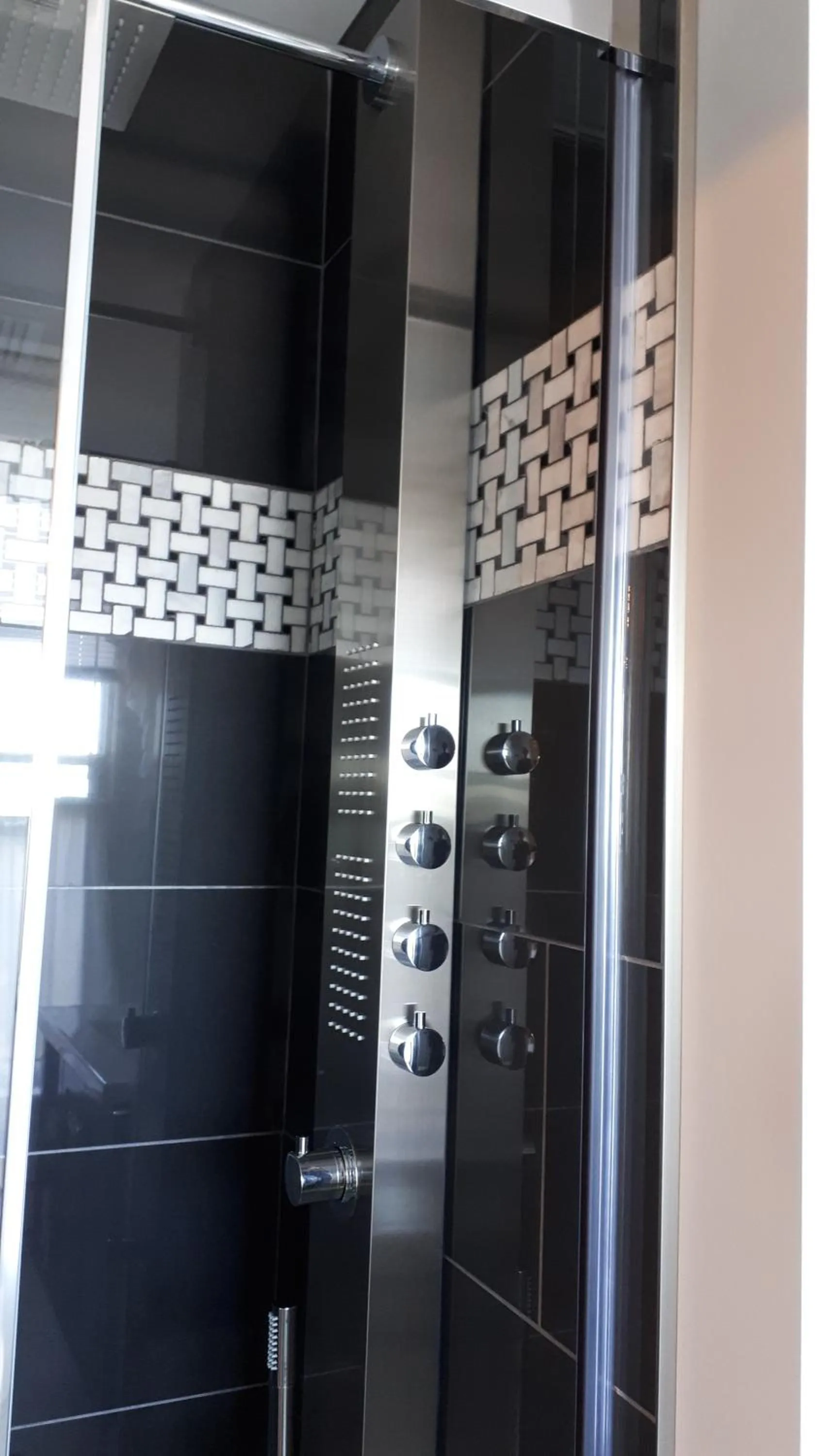 Shower in Hillside Landing B&B