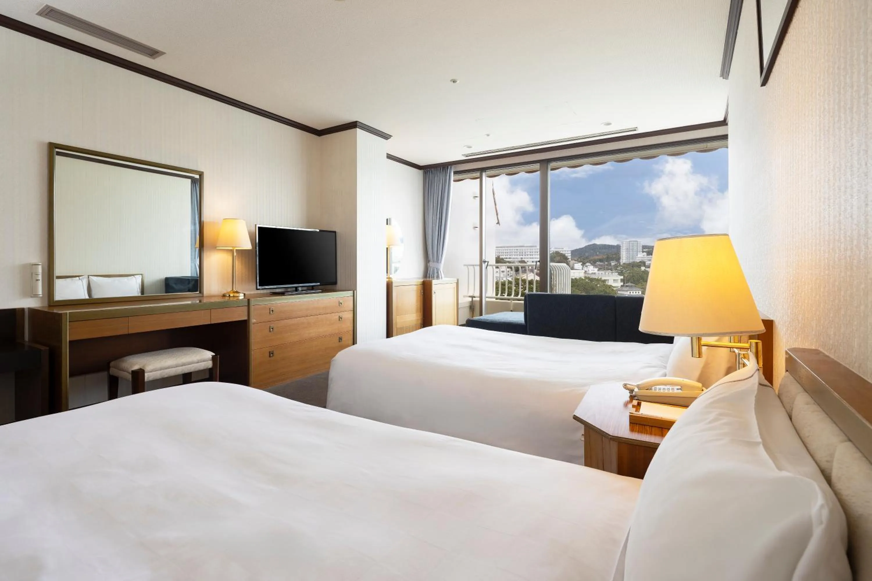 Photo of the whole room, Bed in Shiraraso Grand Hotel