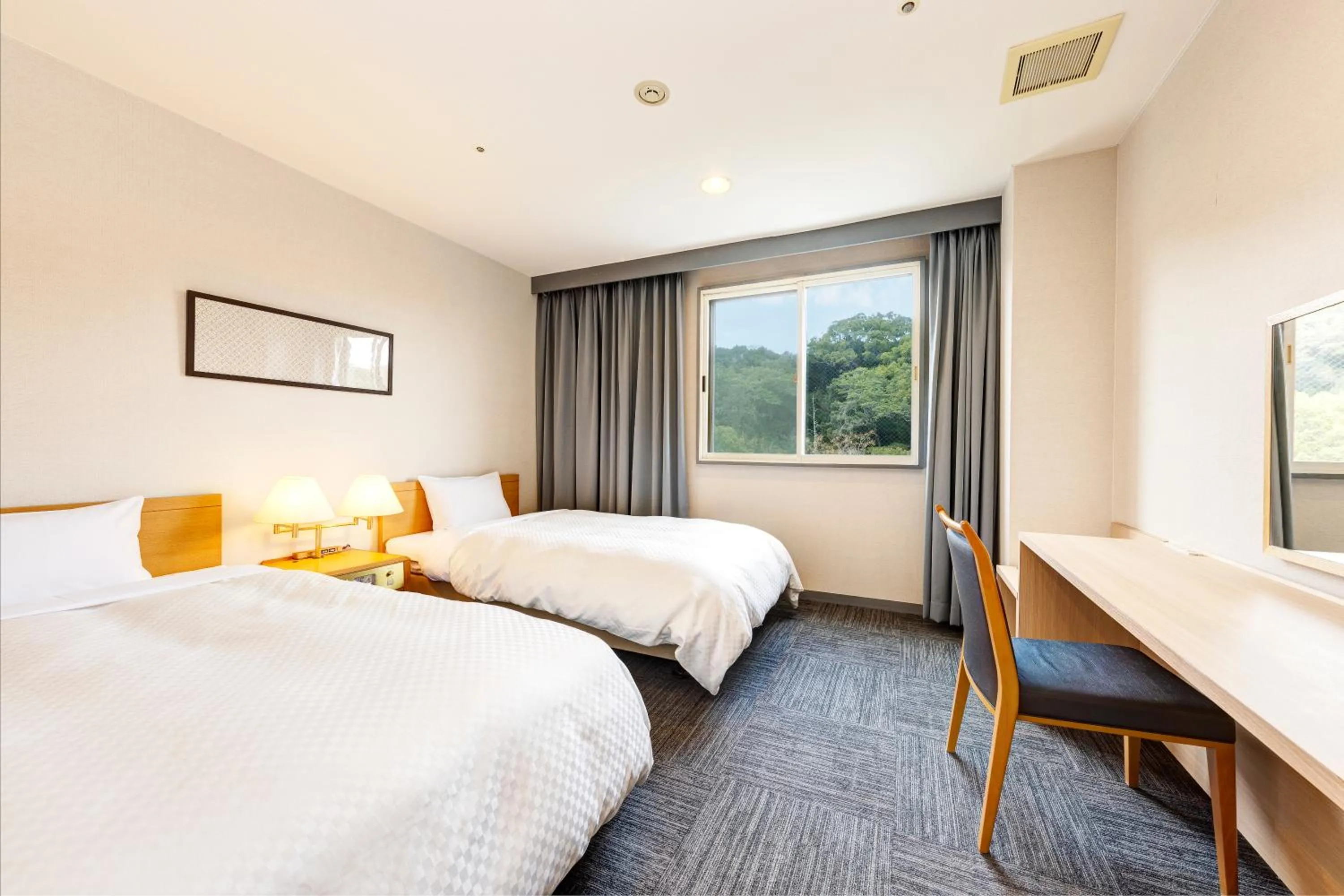 Photo of the whole room, Bed in Shiraraso Grand Hotel