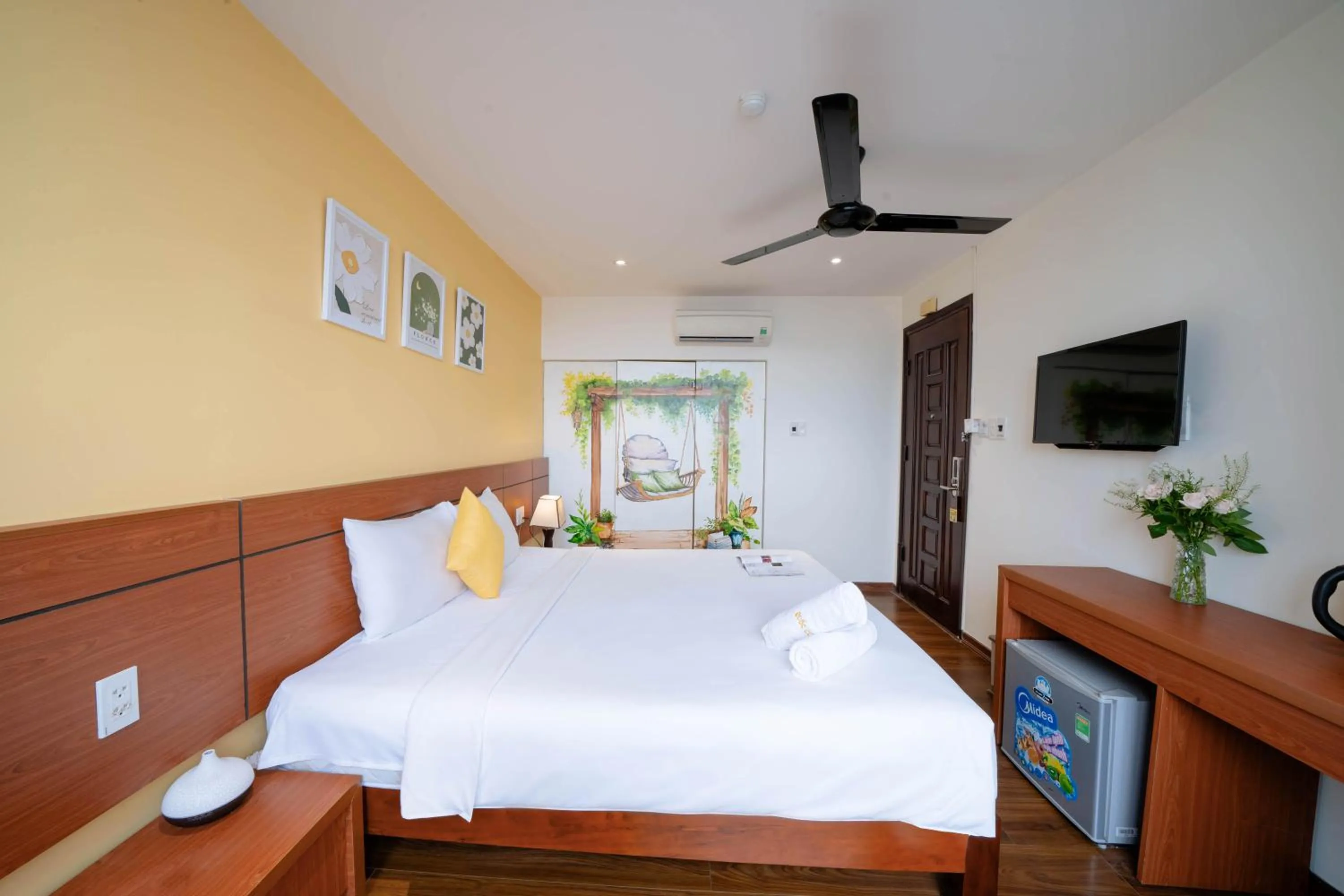 Bed in Quoc Cuong Center Da Nang Hotel by Haviland