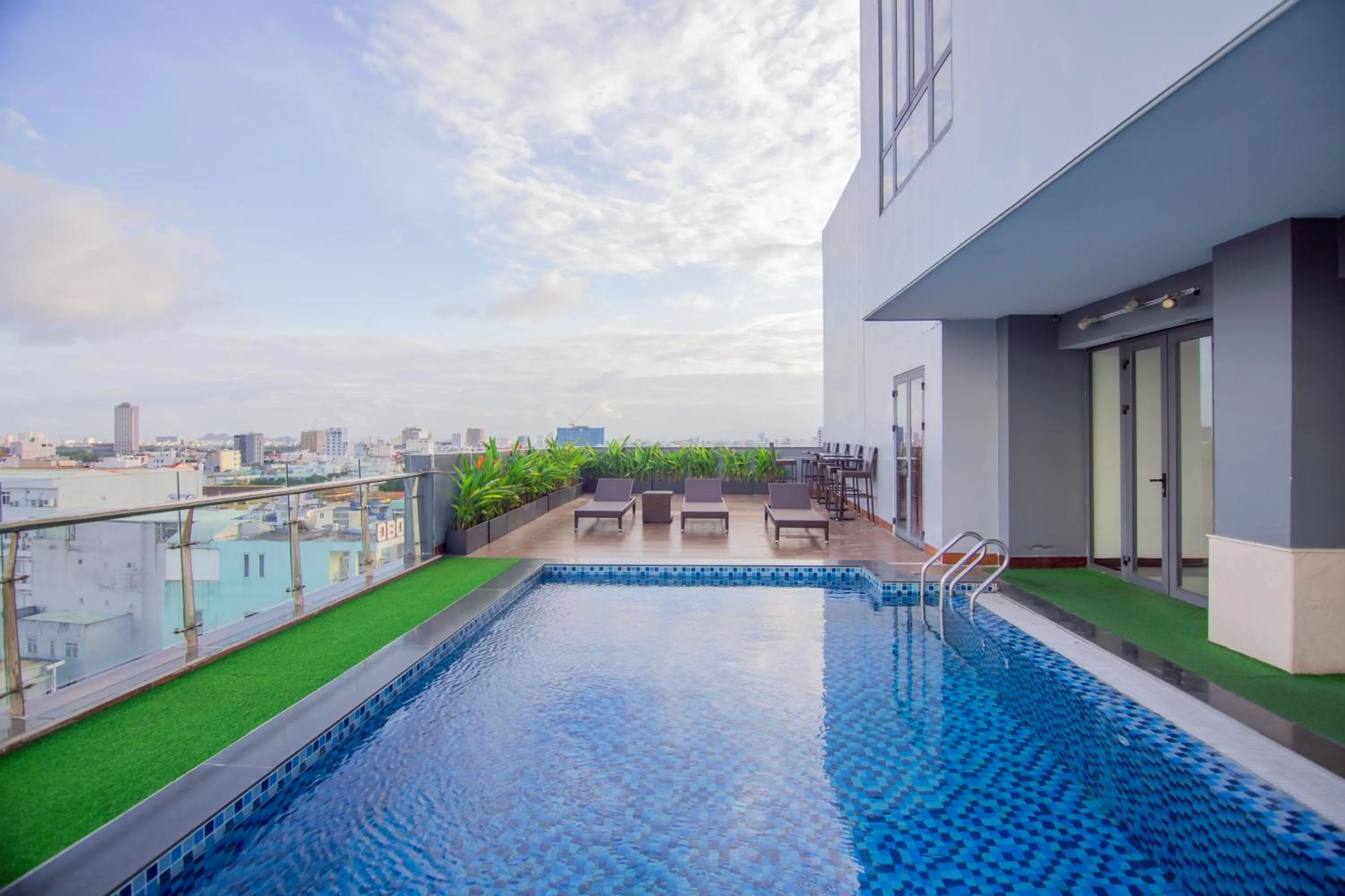 Pool view in Quoc Cuong Center Da Nang Hotel by Haviland