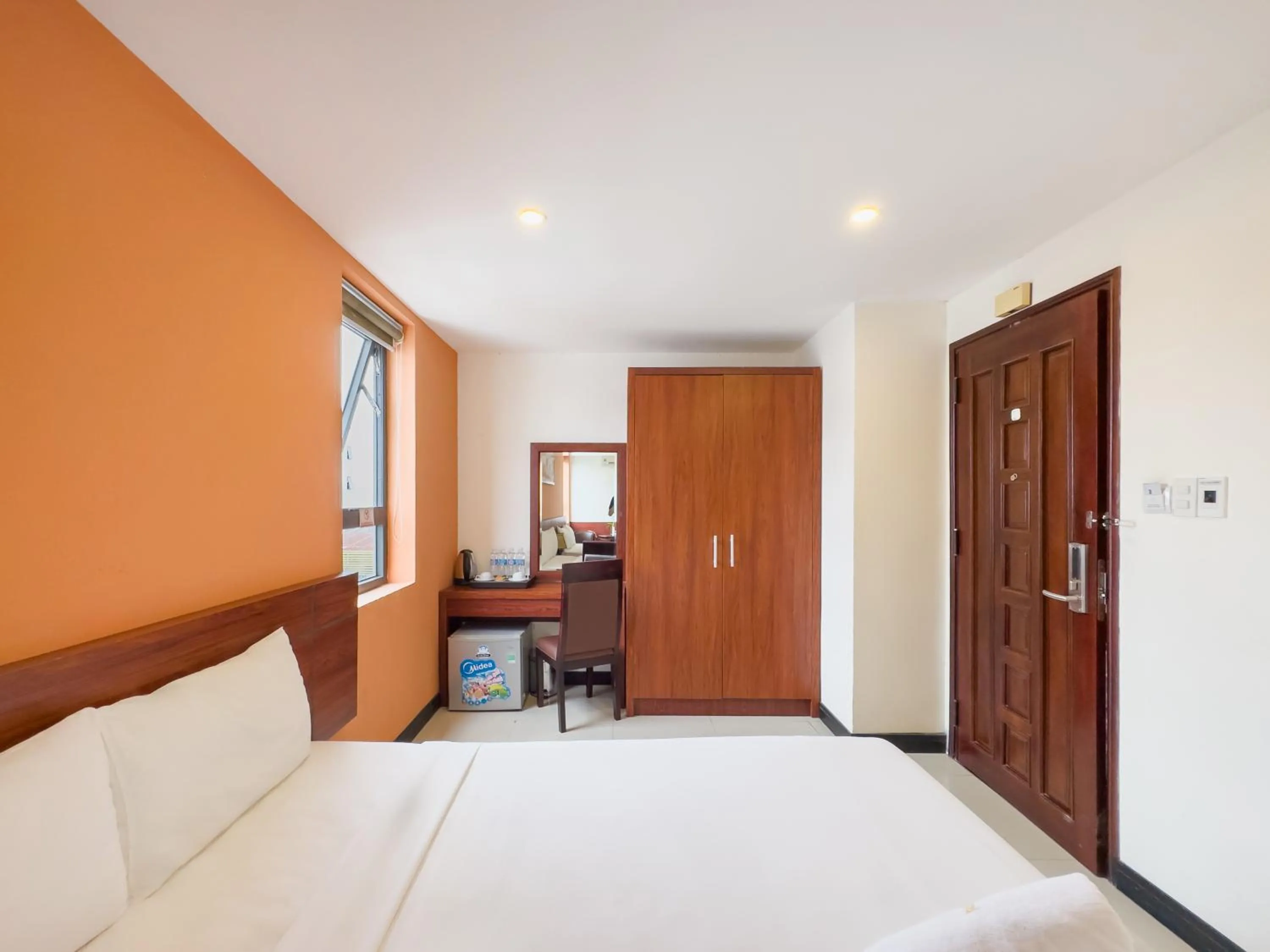 Photo of the whole room, Bed in Quoc Cuong Center Da Nang Hotel by Haviland