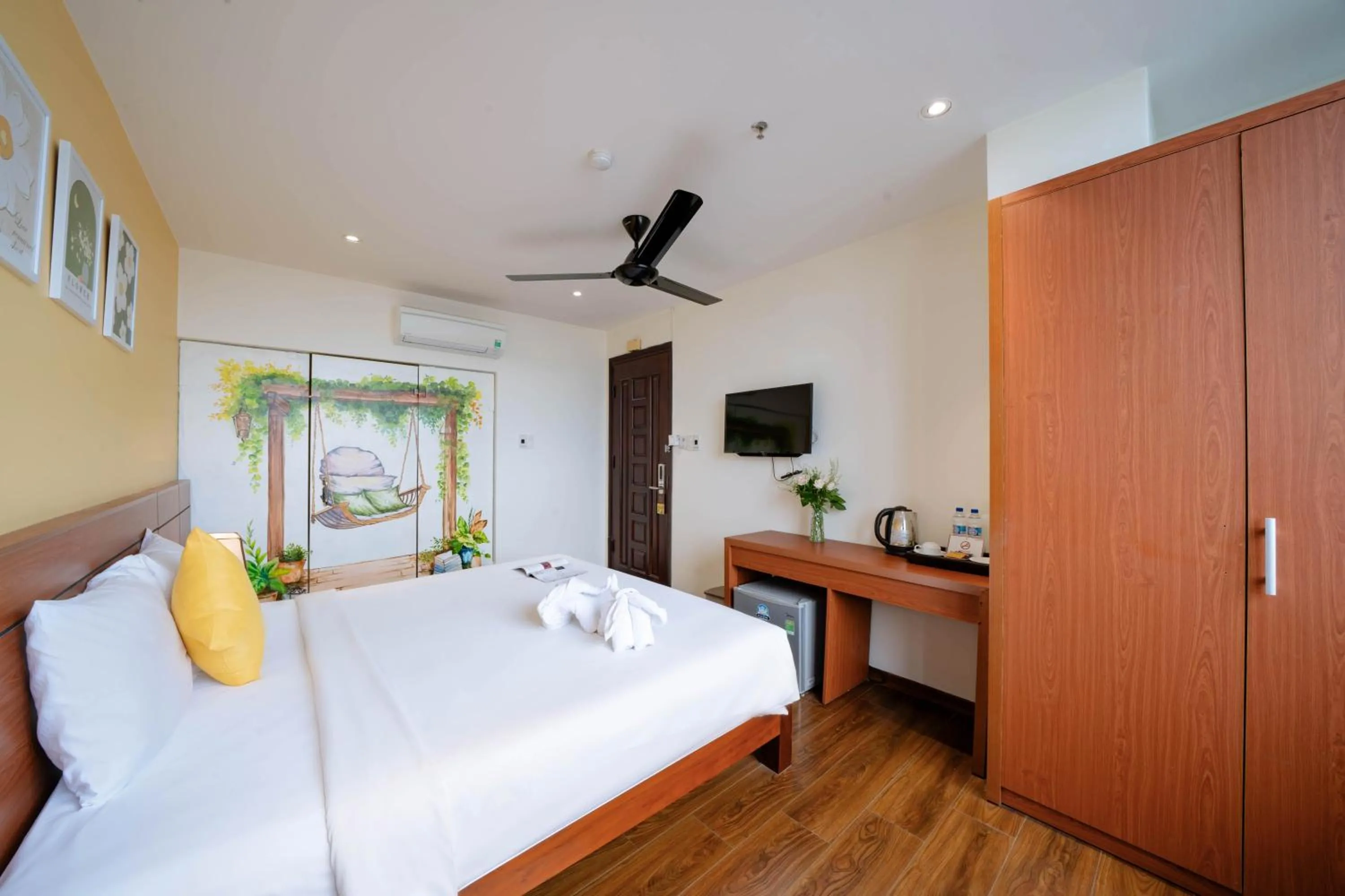 Bed in Quoc Cuong Center Da Nang Hotel by Haviland