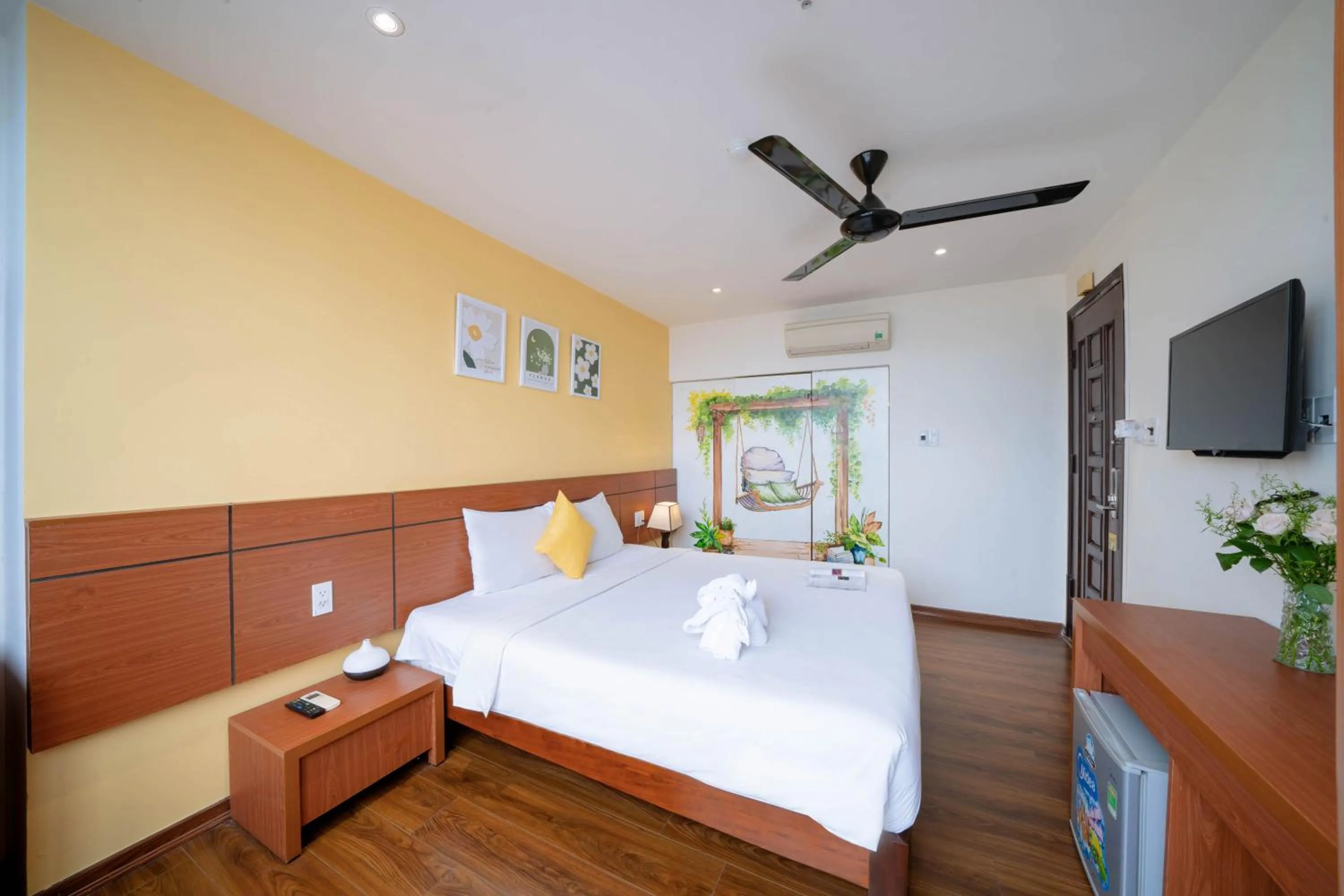 Bed in Quoc Cuong Center Da Nang Hotel by Haviland