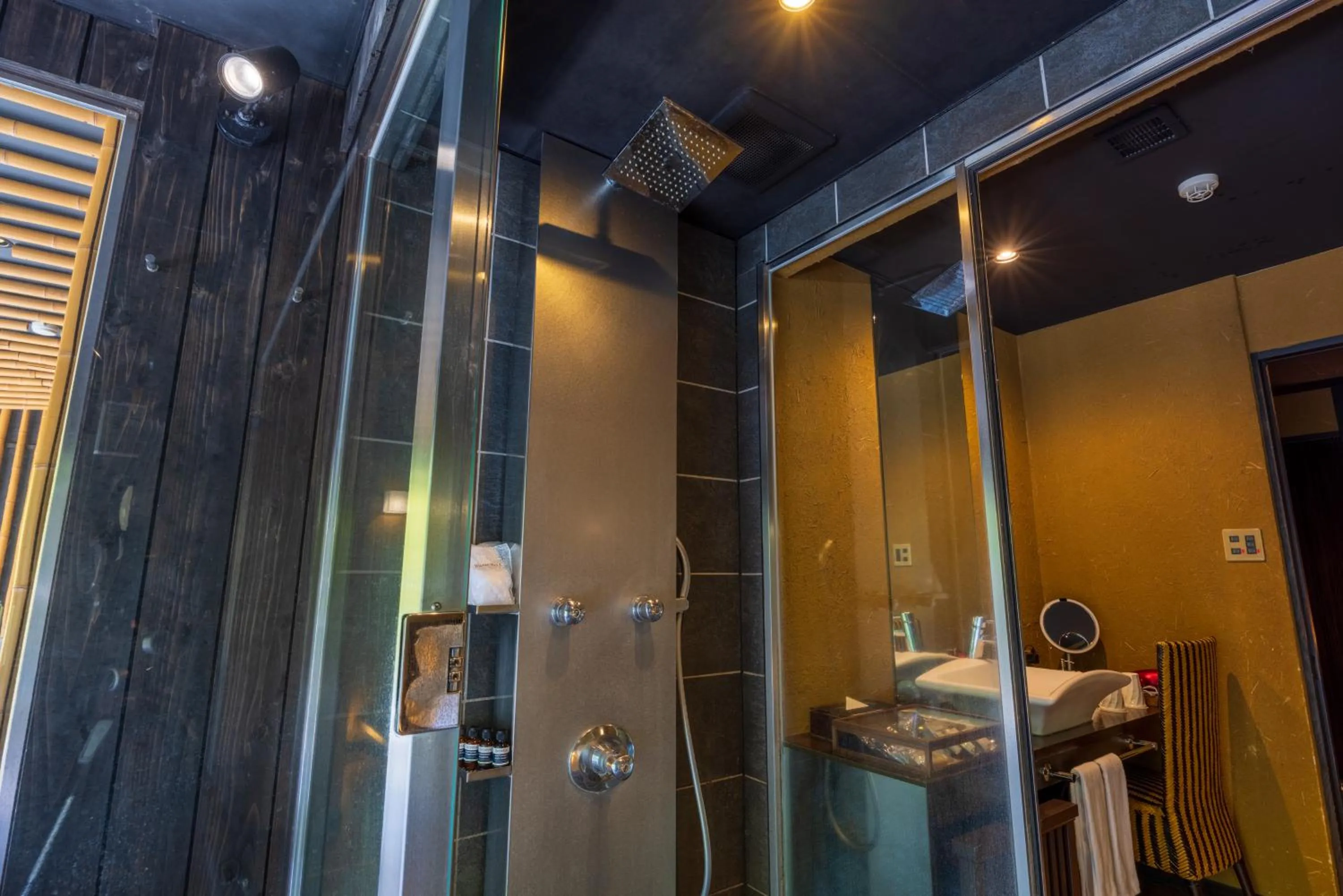 Shower in Kinnotake Sengokuhara(Adult Only)