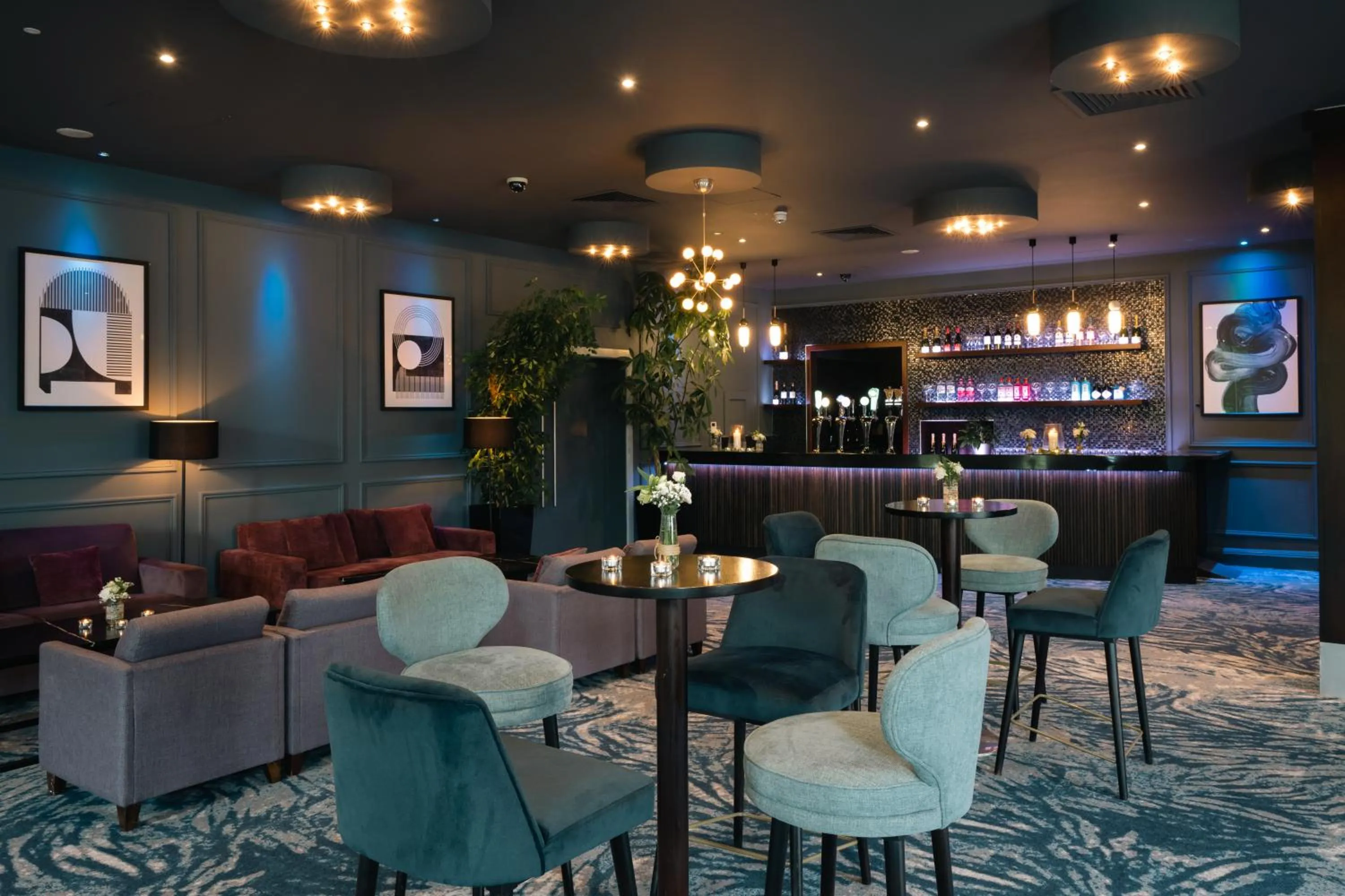 Lounge or bar in Carlton Hotel Blanchardstown