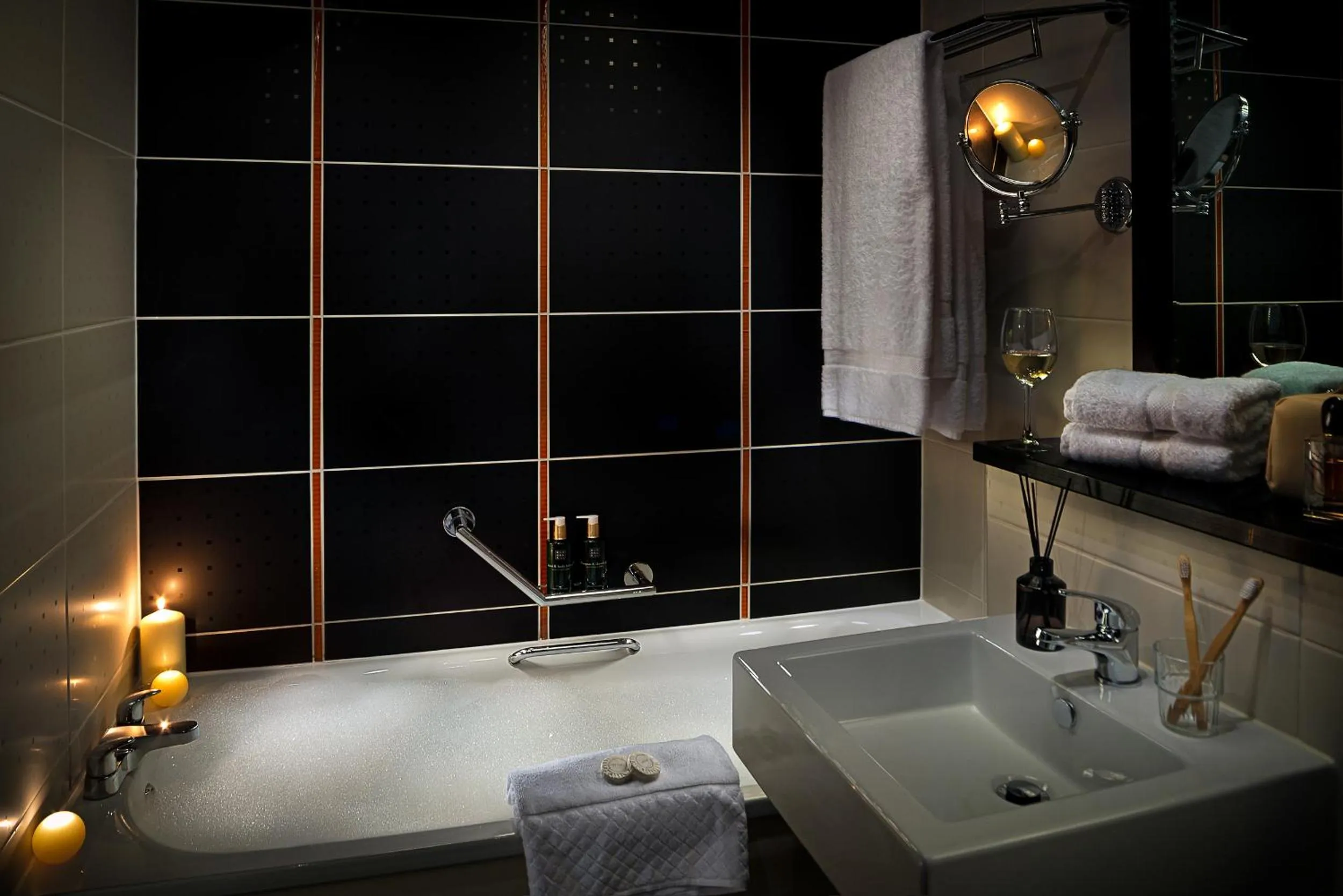 Bathroom in Carlton Hotel Blanchardstown