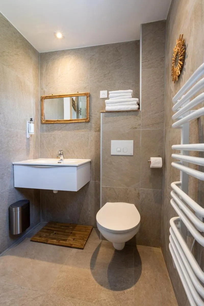 Hôtel Almanarre Plage - Hôtel Eco-Responsable face à la mer