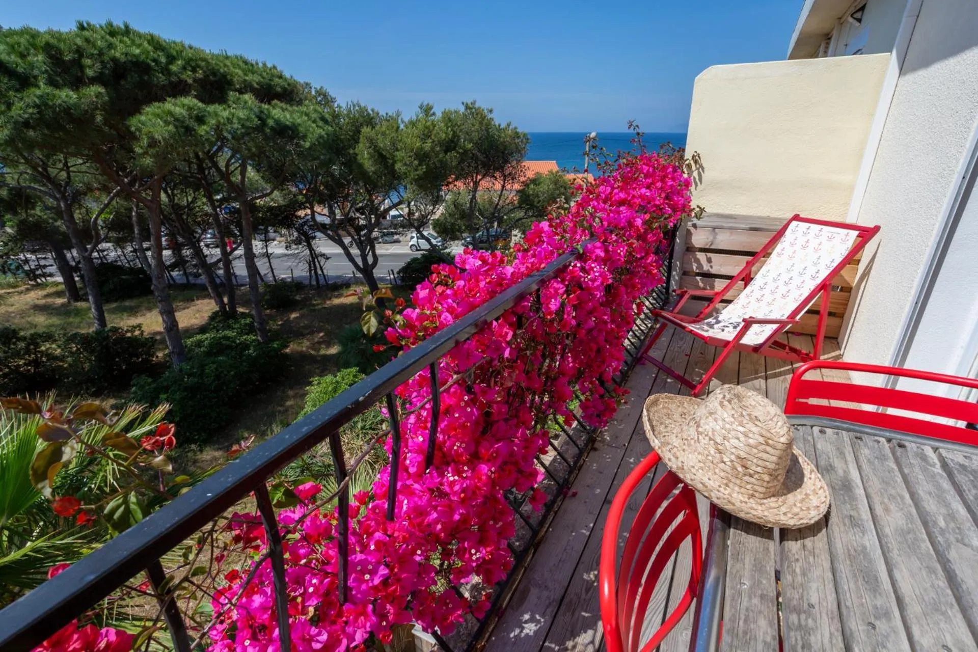 Hôtel Almanarre Plage - Hôtel Eco-Responsable face à la mer