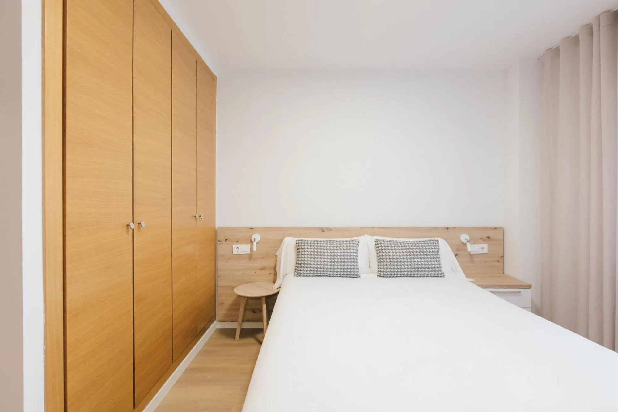 Bedroom, Bed in Pio XII Apartments Valencia