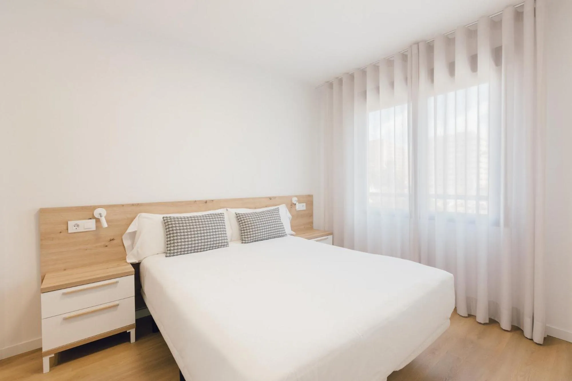 Bedroom, Bed in Pio XII Apartments Valencia